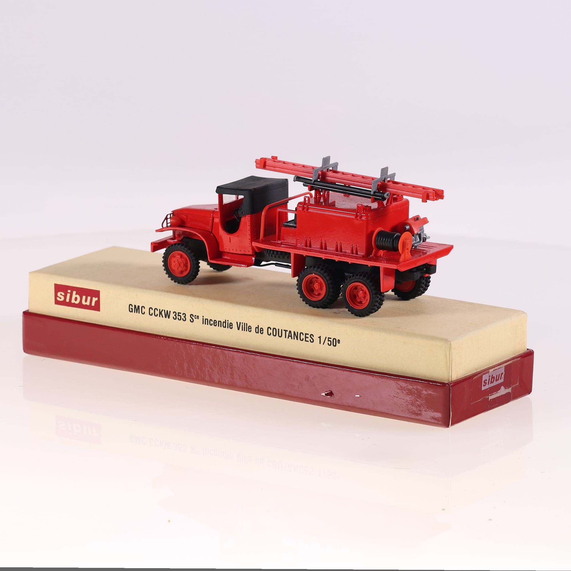 Sibur 4002 GMC CCKW 353 Sce incendie Ville de Coutances 1/50 Rouge avec boîte — miniature 4