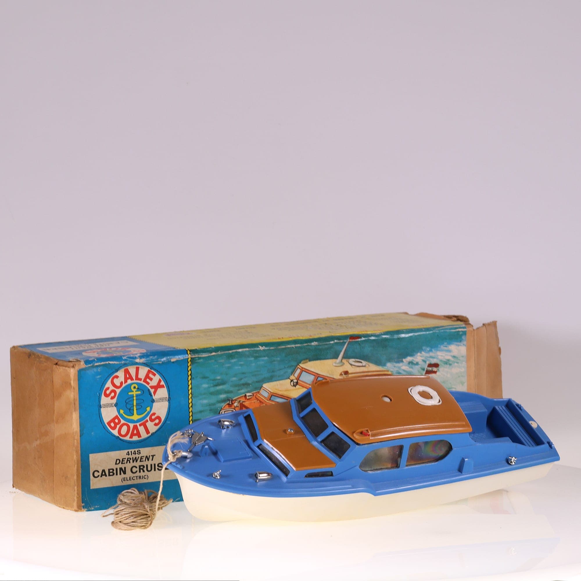 Scalex Boats 414S Derwent Cabin Cruiser (Electric) Bleu 37 cm Grade B avec boîte