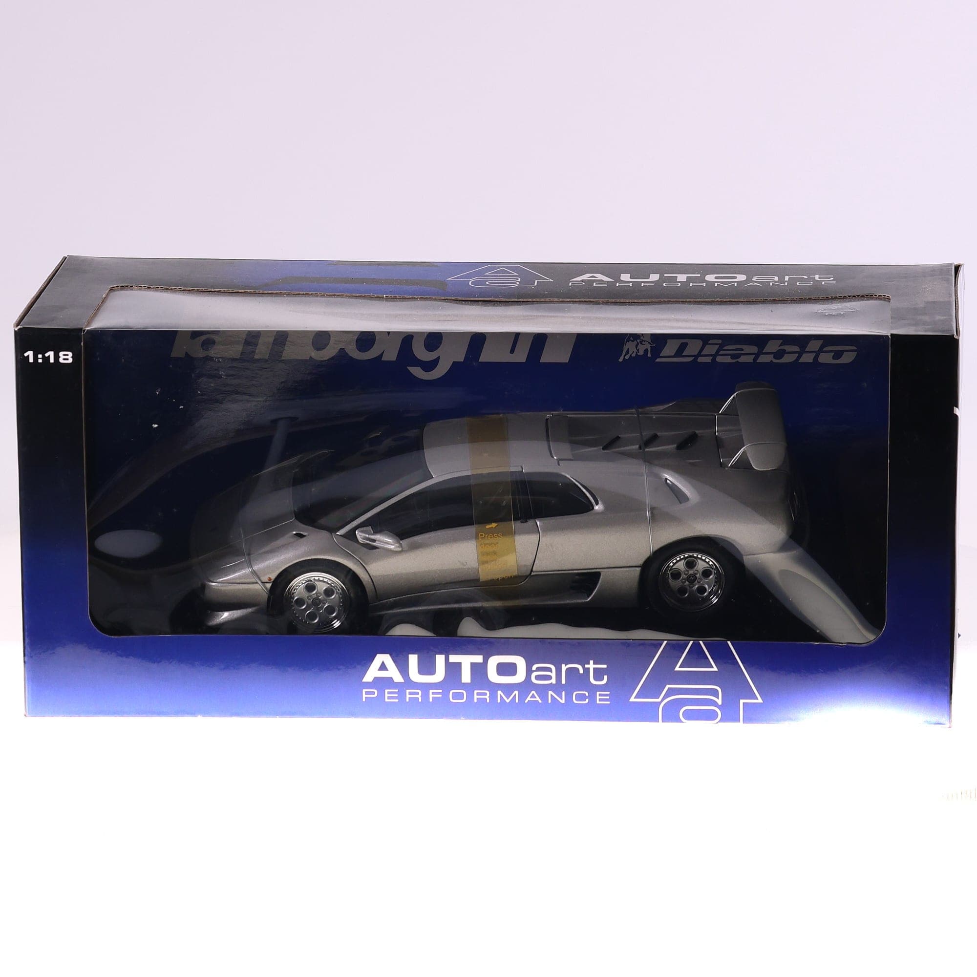 Auto art 70071 Lamborghini Diablo coupe  1/18 Argent avec boîte — photo 1