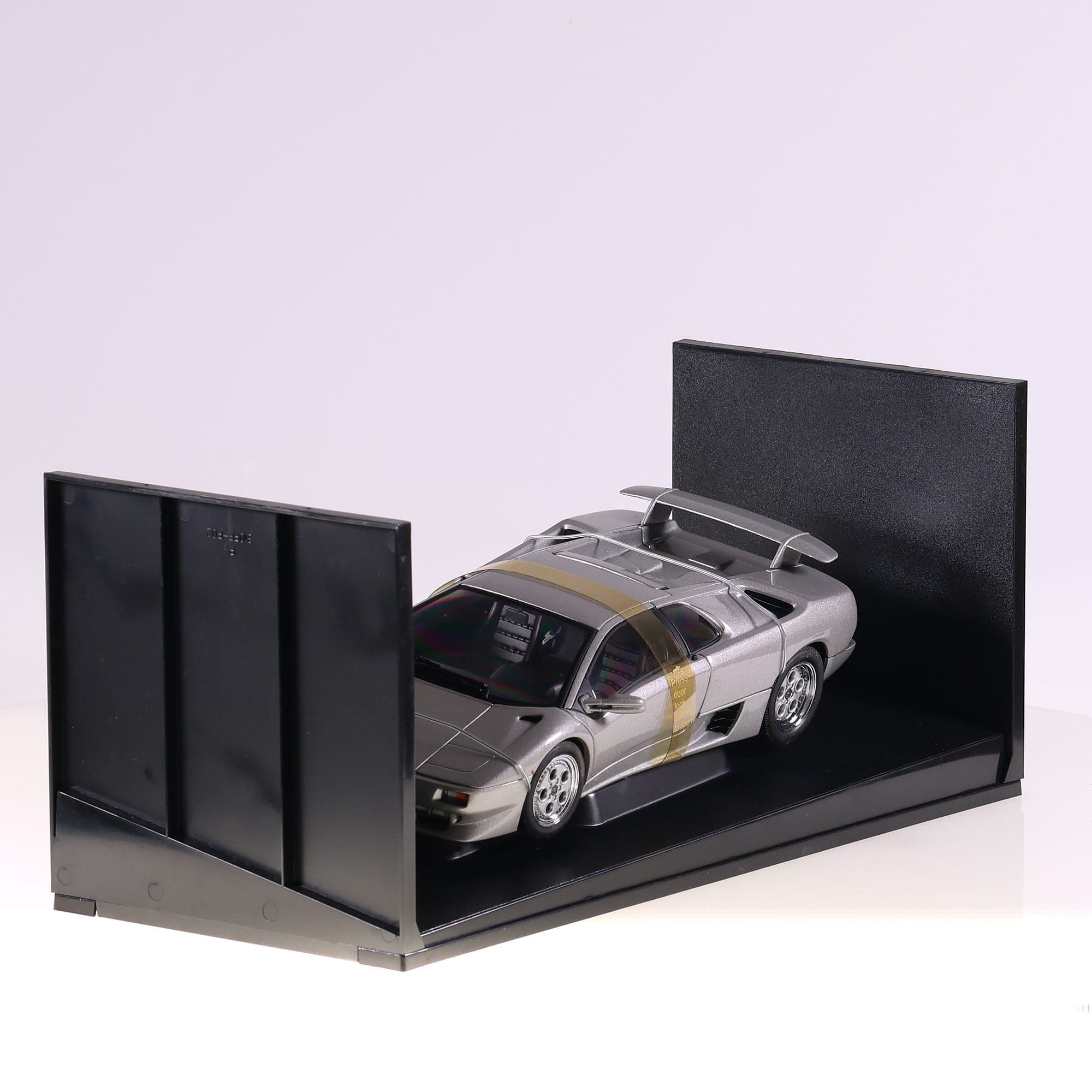 Auto art 70071 Lamborghini Diablo coupe  1/18 Argent avec boîte — miniature 4