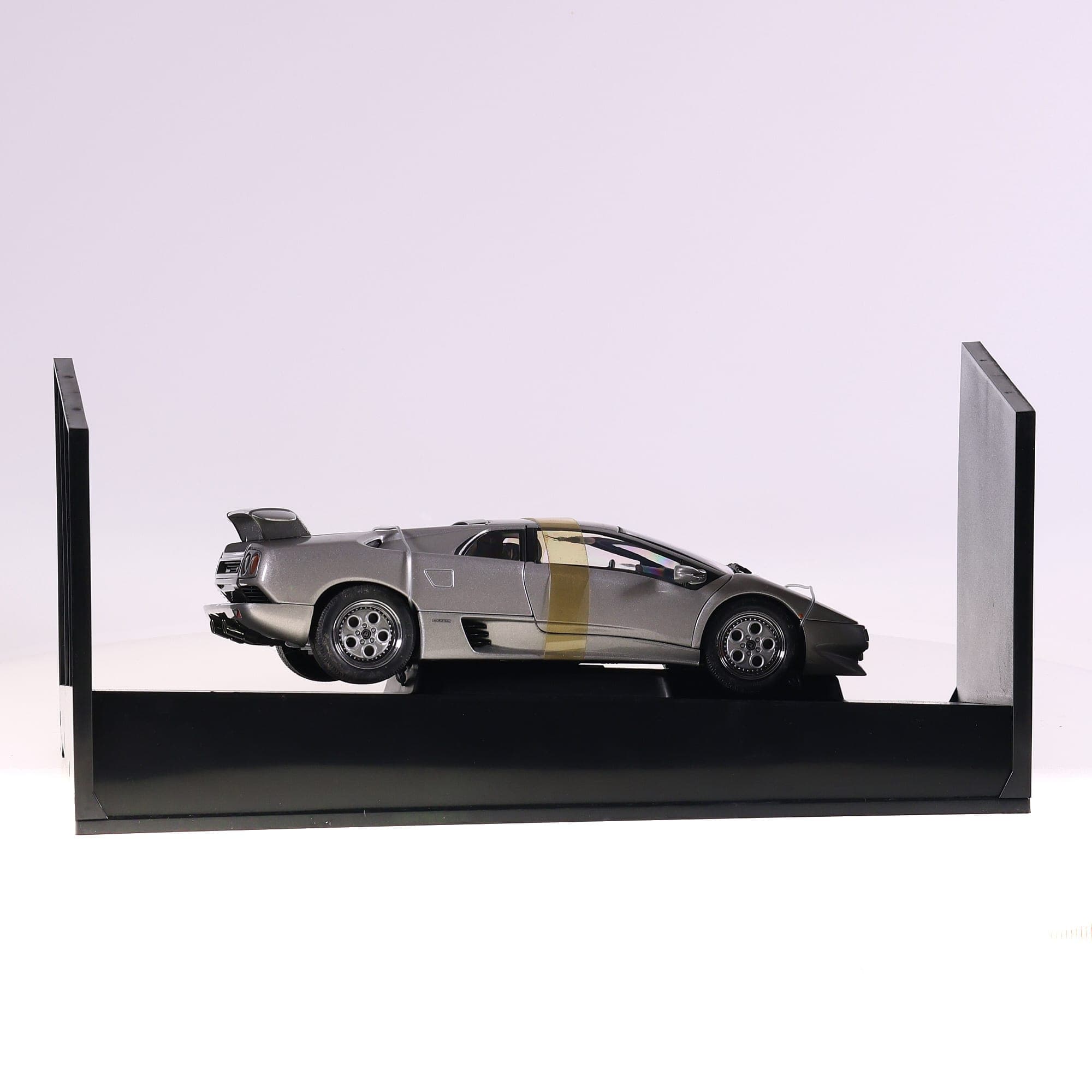 Auto art 70071 Lamborghini Diablo coupe  1/18 Argent avec boîte — miniature 6