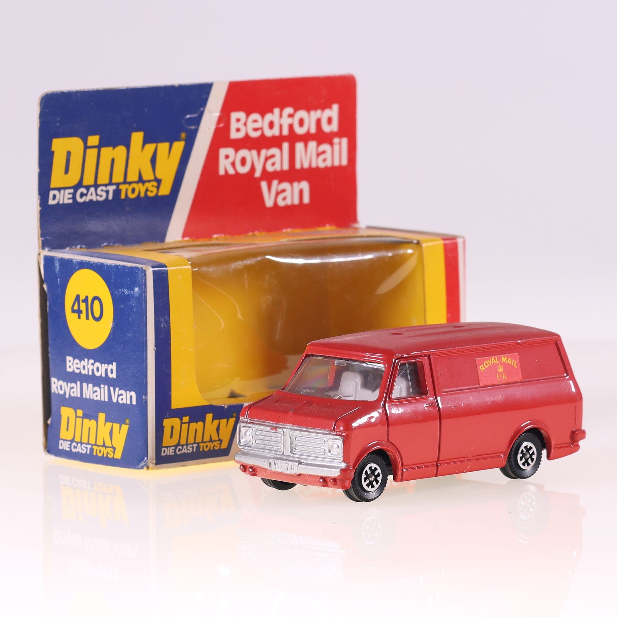 Dinky Toys GB 410 Bedford  Royal Mail Van 1/43 Rouge avec boîte
