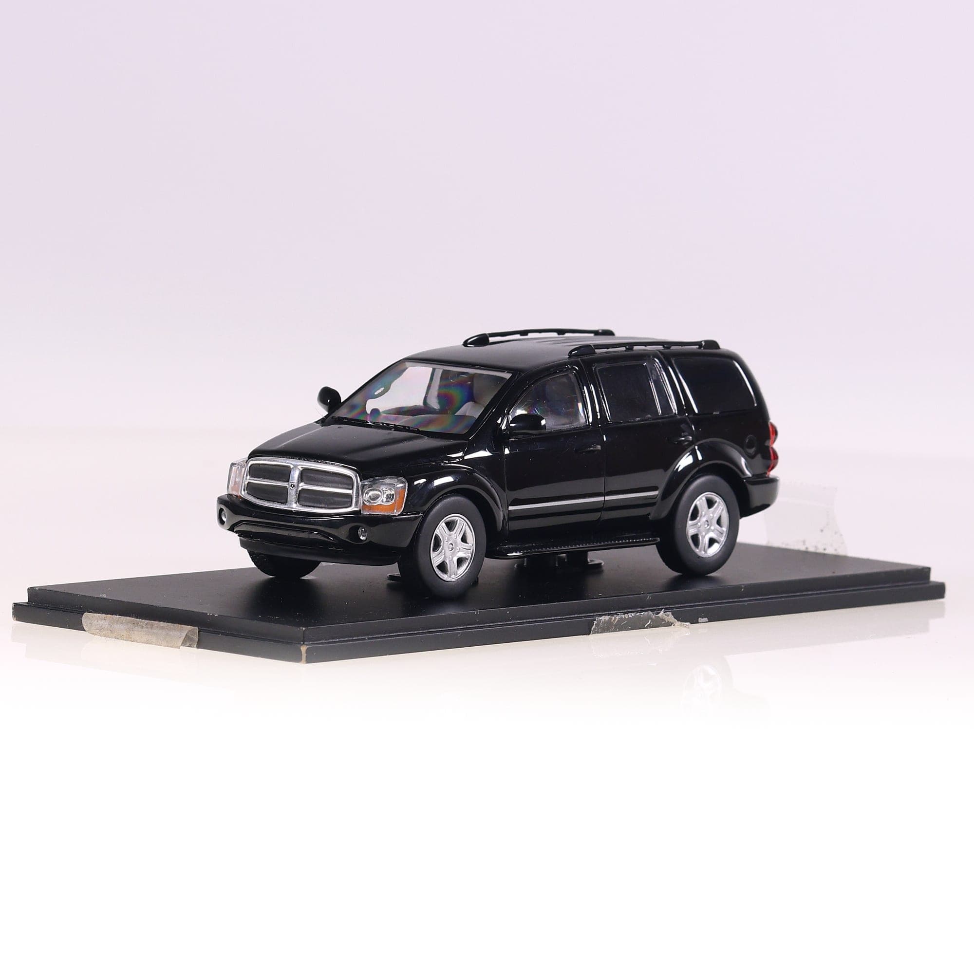 Spark S0854 Dodge Durango 2004 1/43 Noir avec boîte — miniature 5