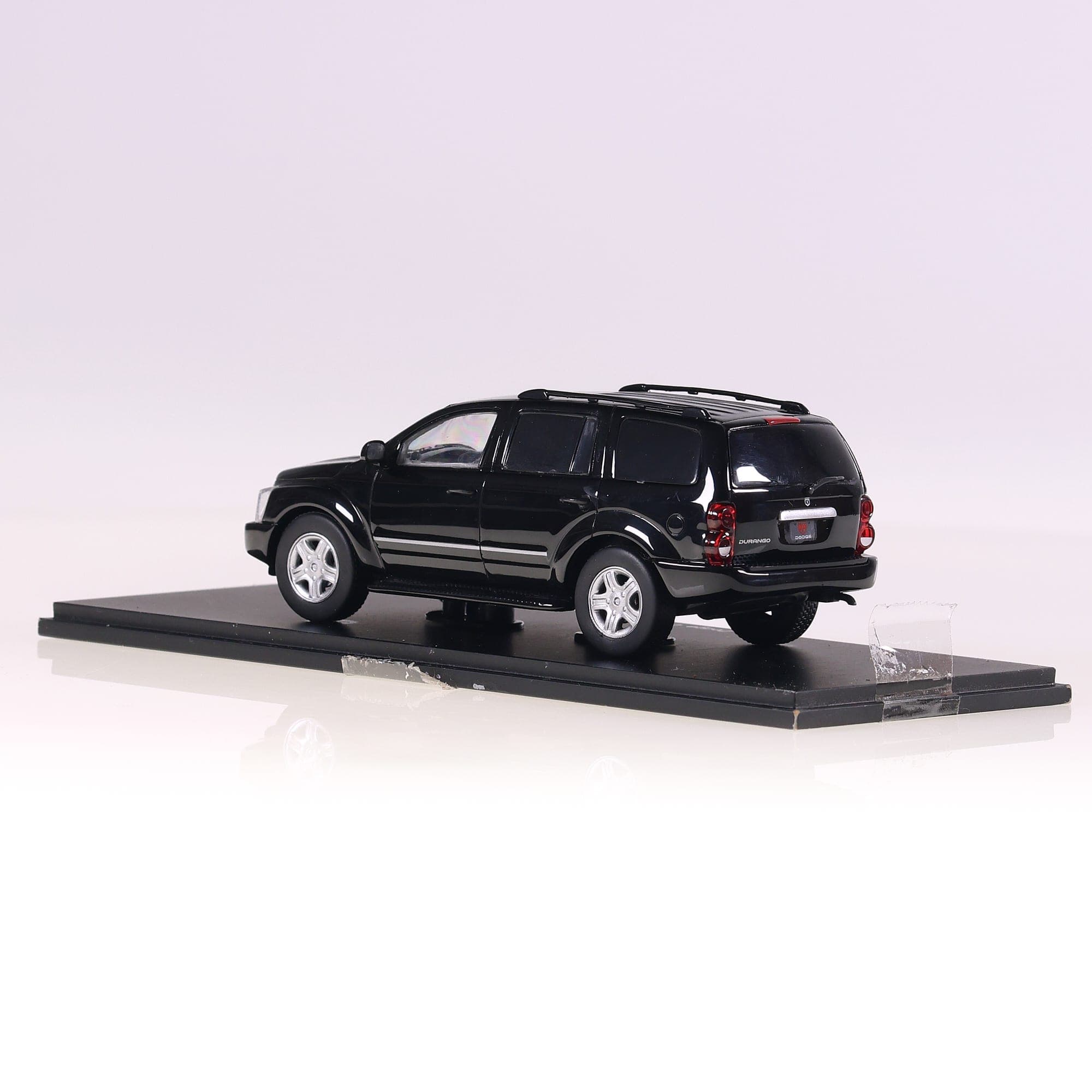 Spark S0854 Dodge Durango 2004 1/43 Noir avec boîte — miniature 7