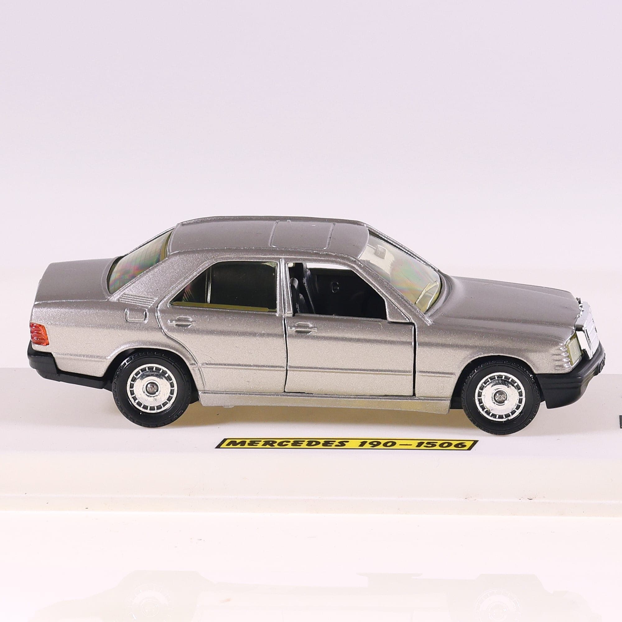 Solido 1506 Mercedes-Benz 190 1/43 Argent avec boîte — miniature 9