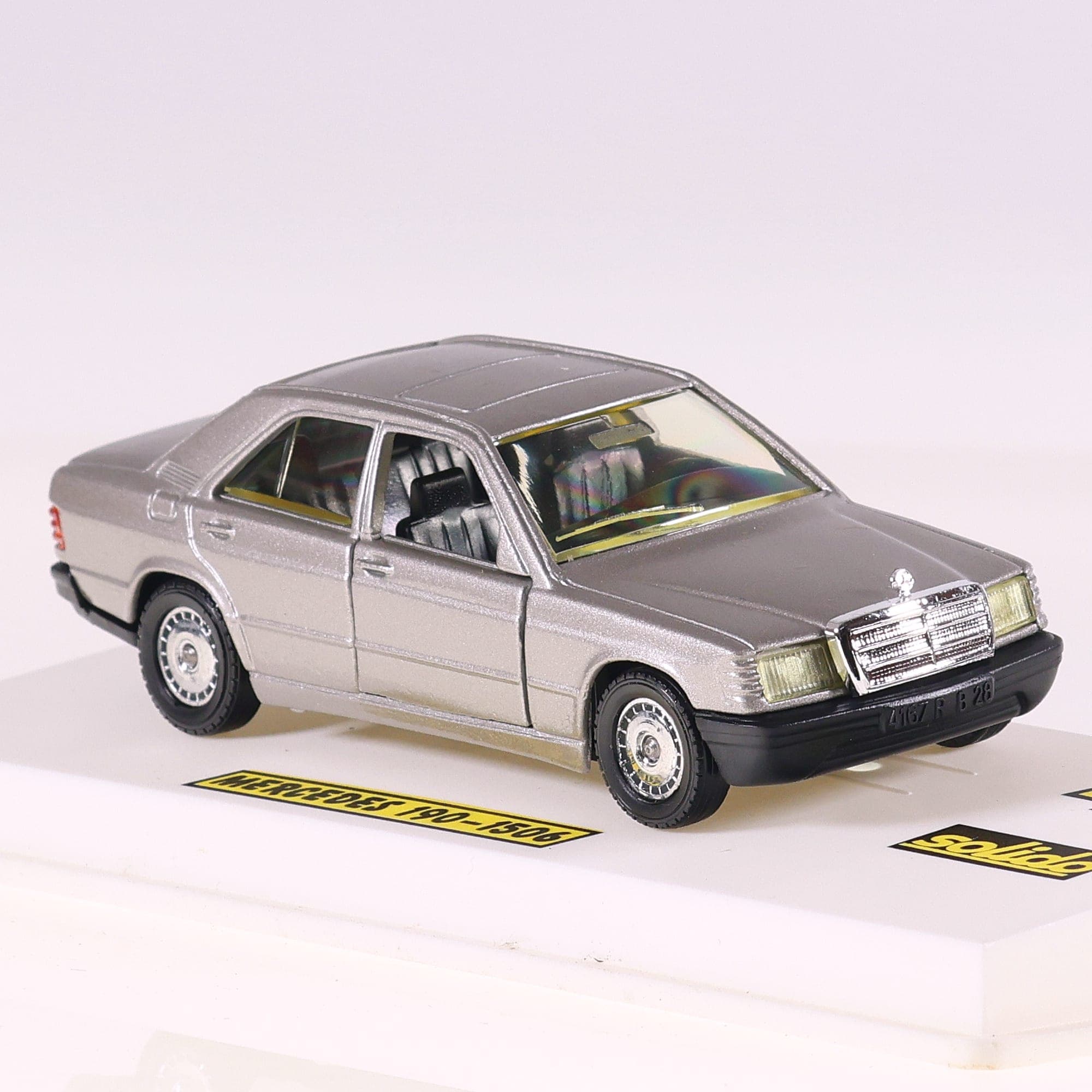 Solido 1506 Mercedes-Benz 190 1/43 Argent avec boîte — miniature 10