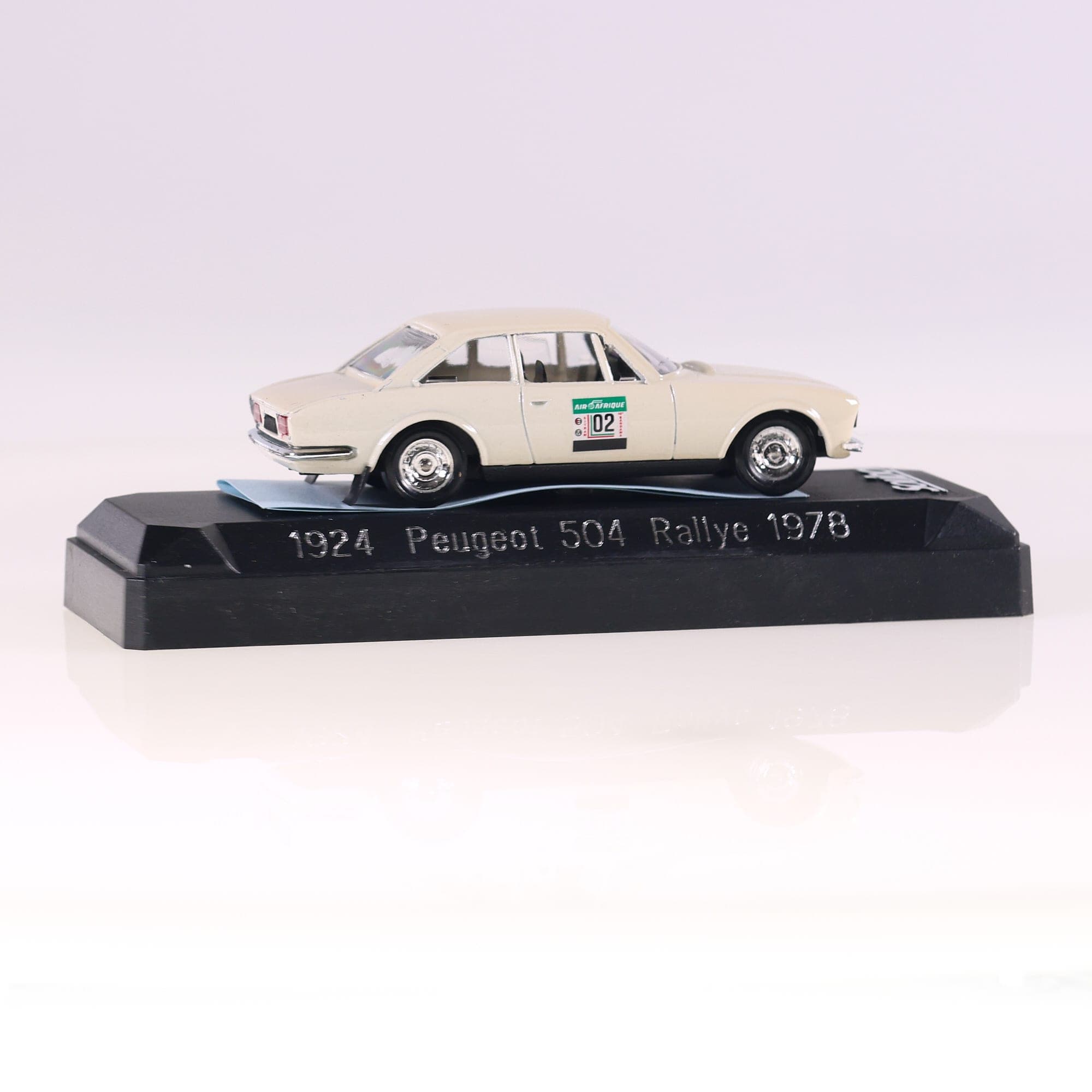 Solido 1924 Peugeot 504 Rallye 1/43 Crème avec boîte — miniature 9