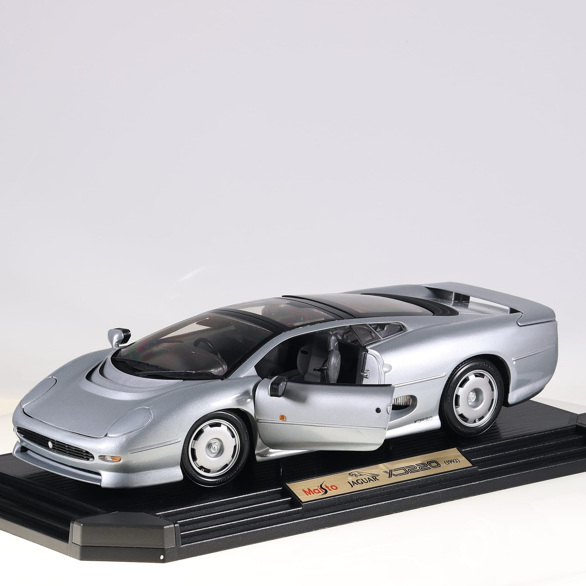 Maisto Jaguar XJ220 1/12 Gris argent métallisé avec boîte — miniature 10