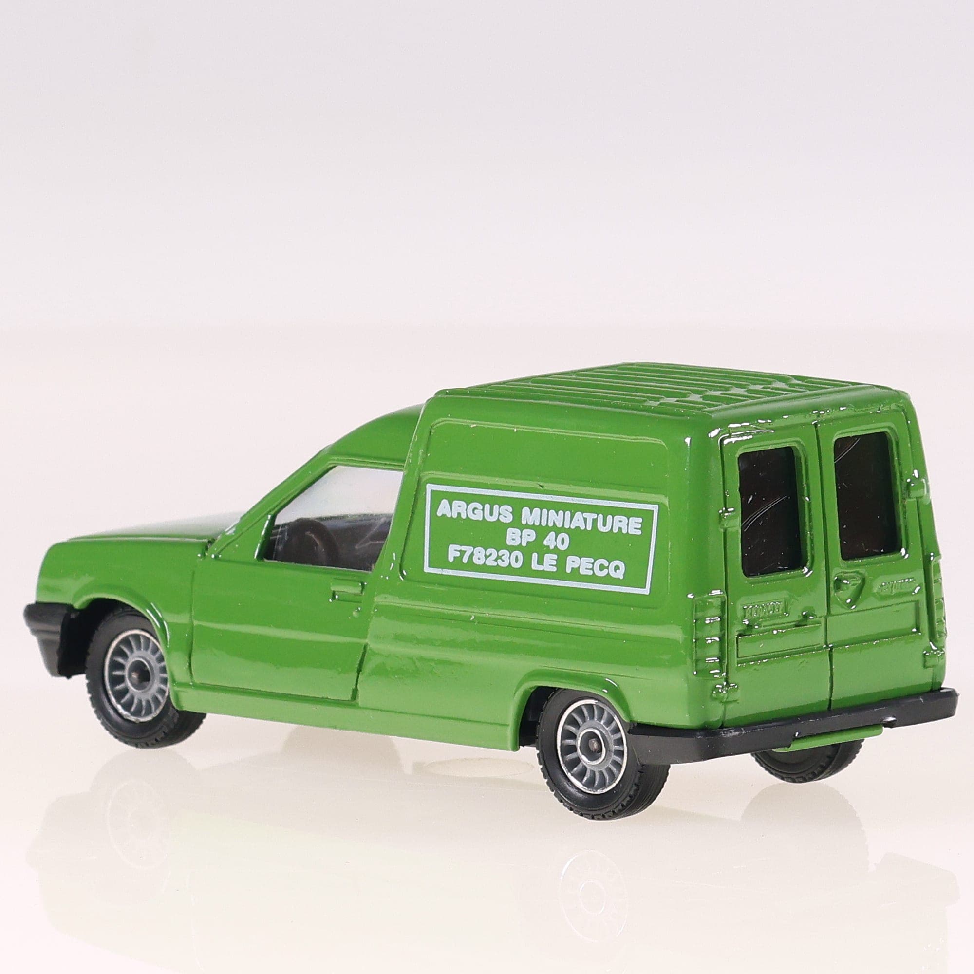 Solido Renault Express - Magazine international 1/43 Vert avec boîte — miniature 7