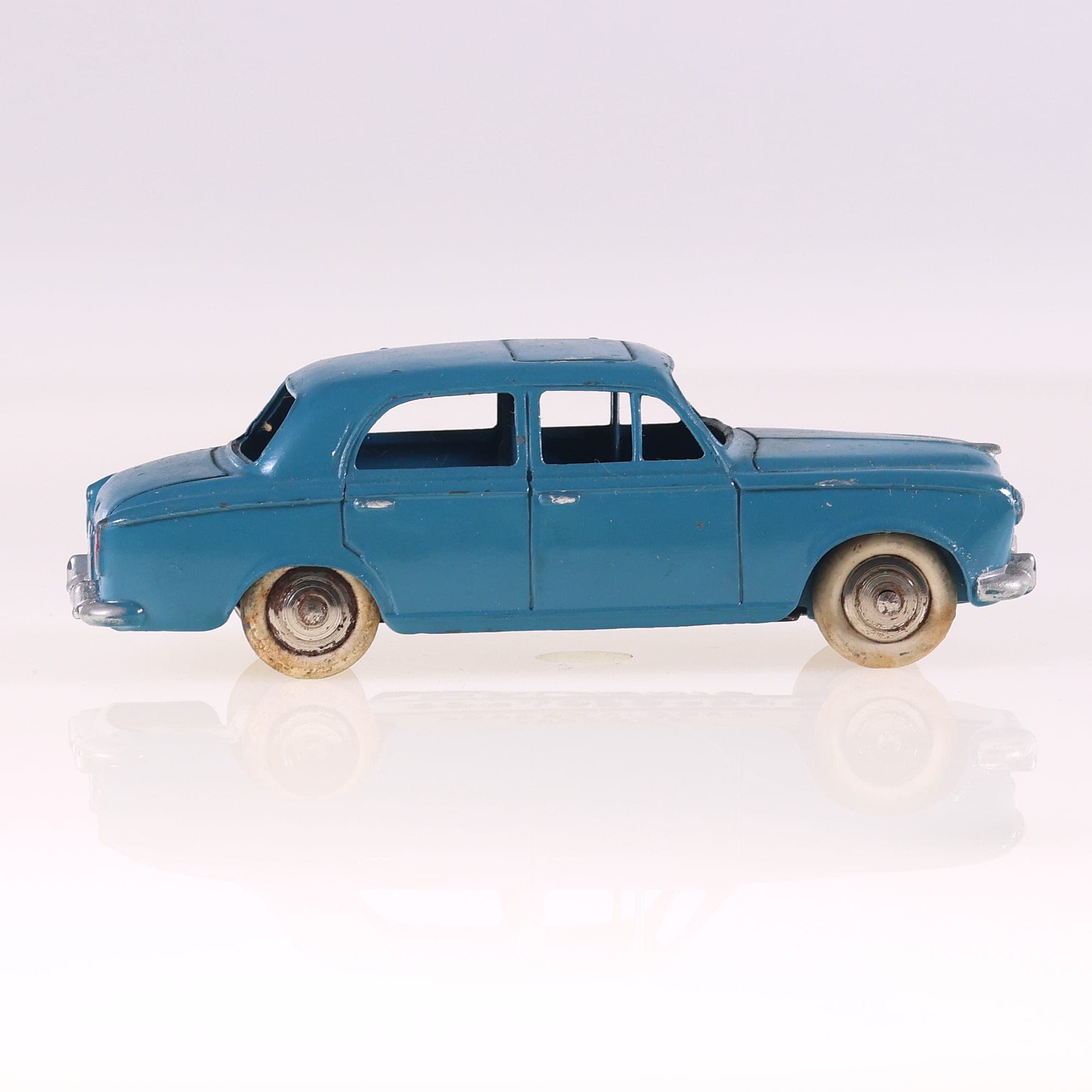 Dinky Toys 24R Peugeot 403 Berline 1/43 Bleu — miniature 10