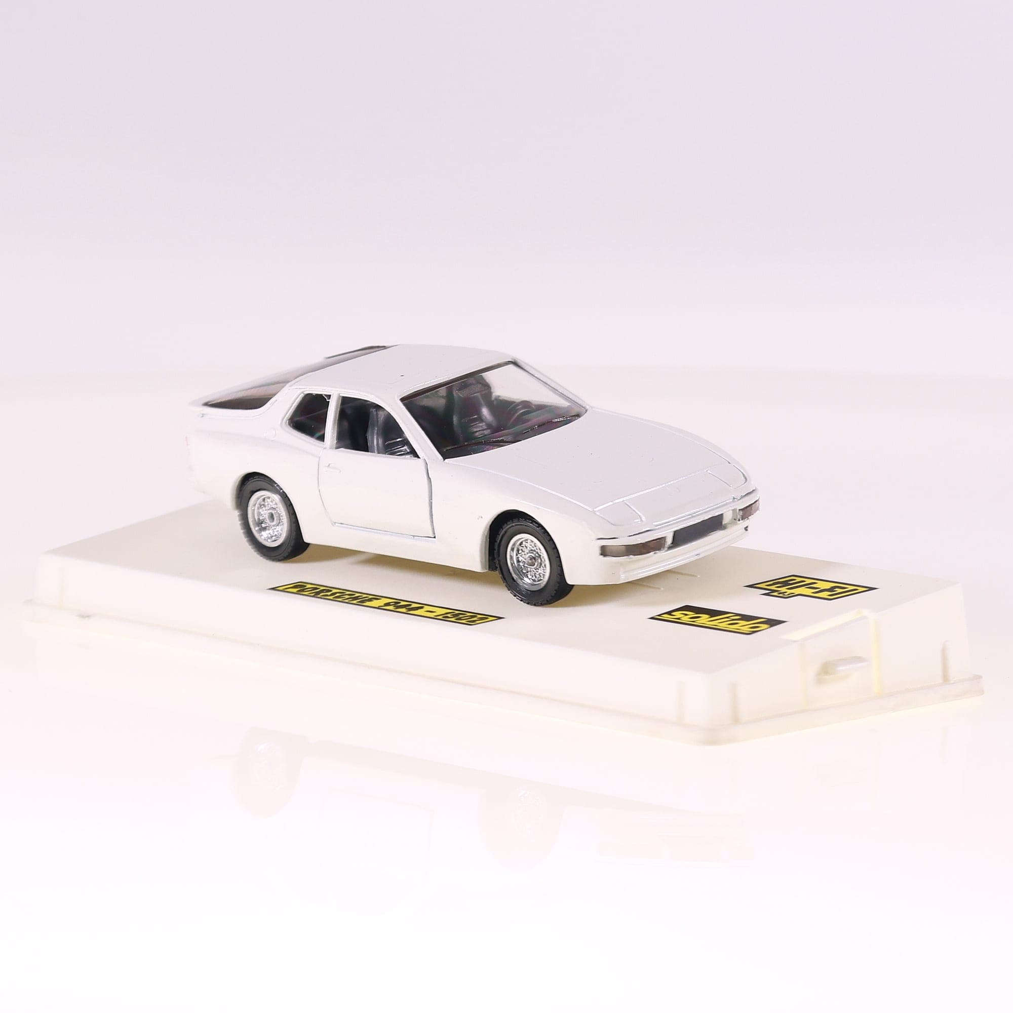 Solido 1502 Porsche 944 1/43 Blanc avec boîte — miniature 8