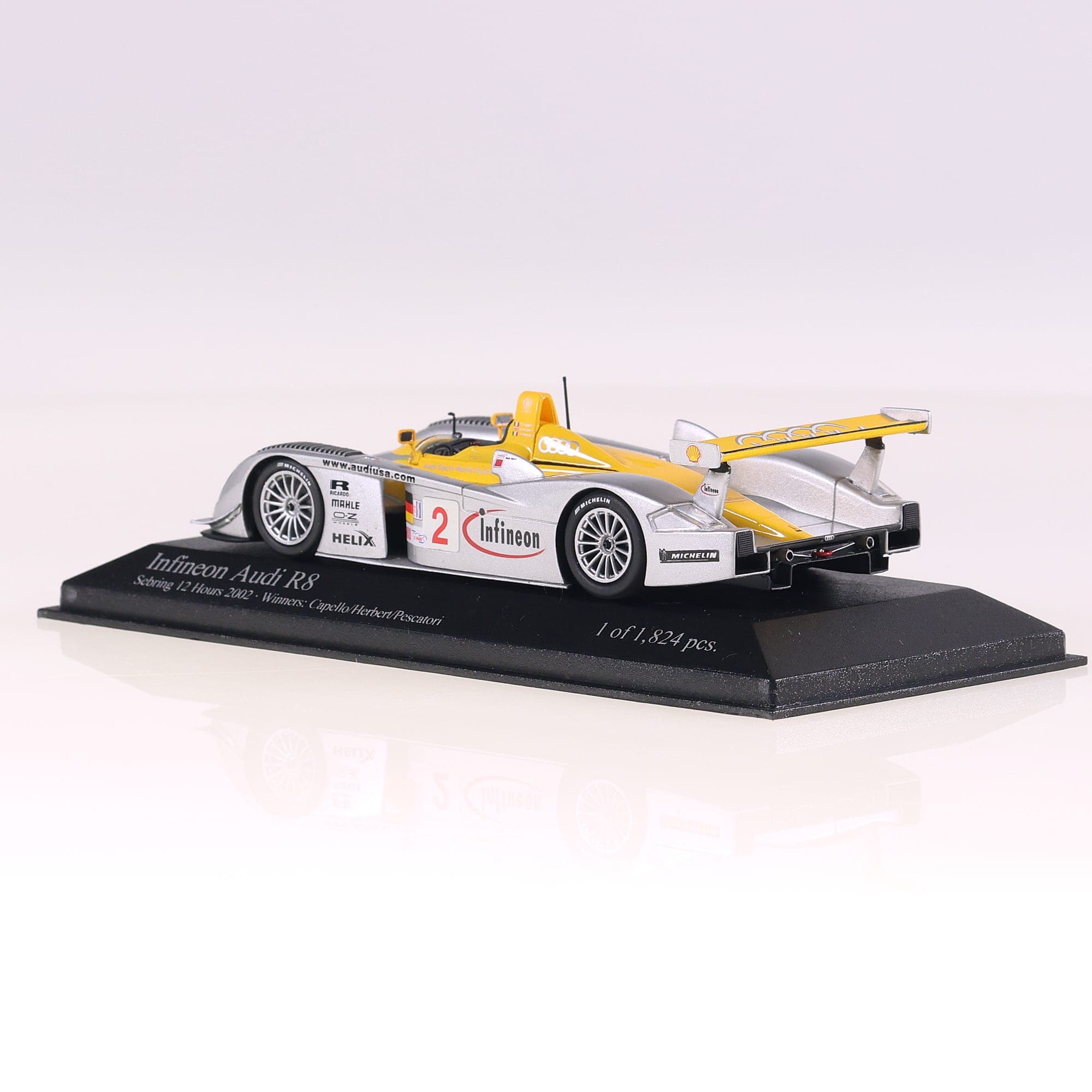Minichamps 400 021392 Audi Infineon Sebring 12 hrs 2002 Winners 1/43 Gris clair  — miniature 8