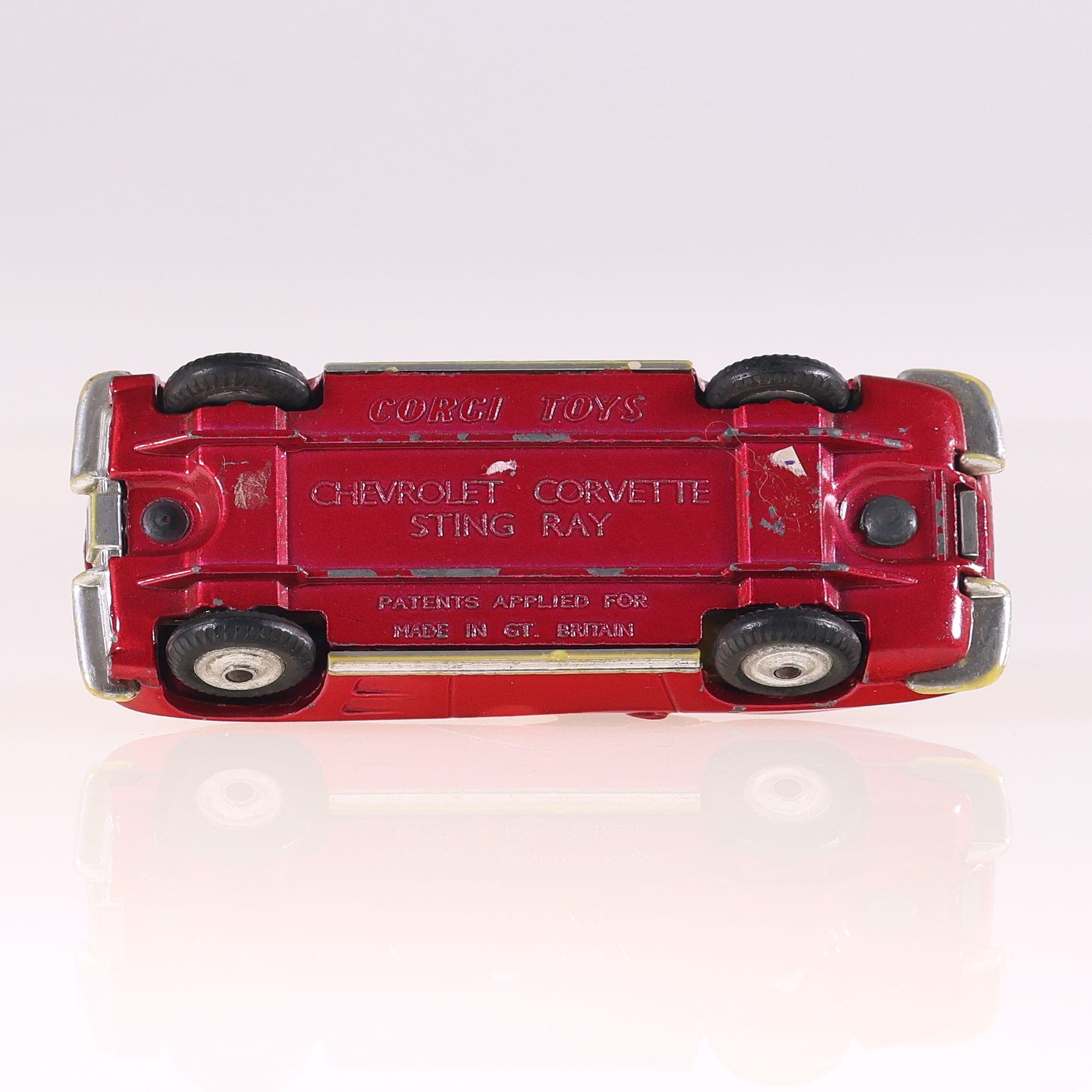 Corgi 310 Chevrolet Corvette sting ray 1/43 Rouge avec boîte — miniature 3