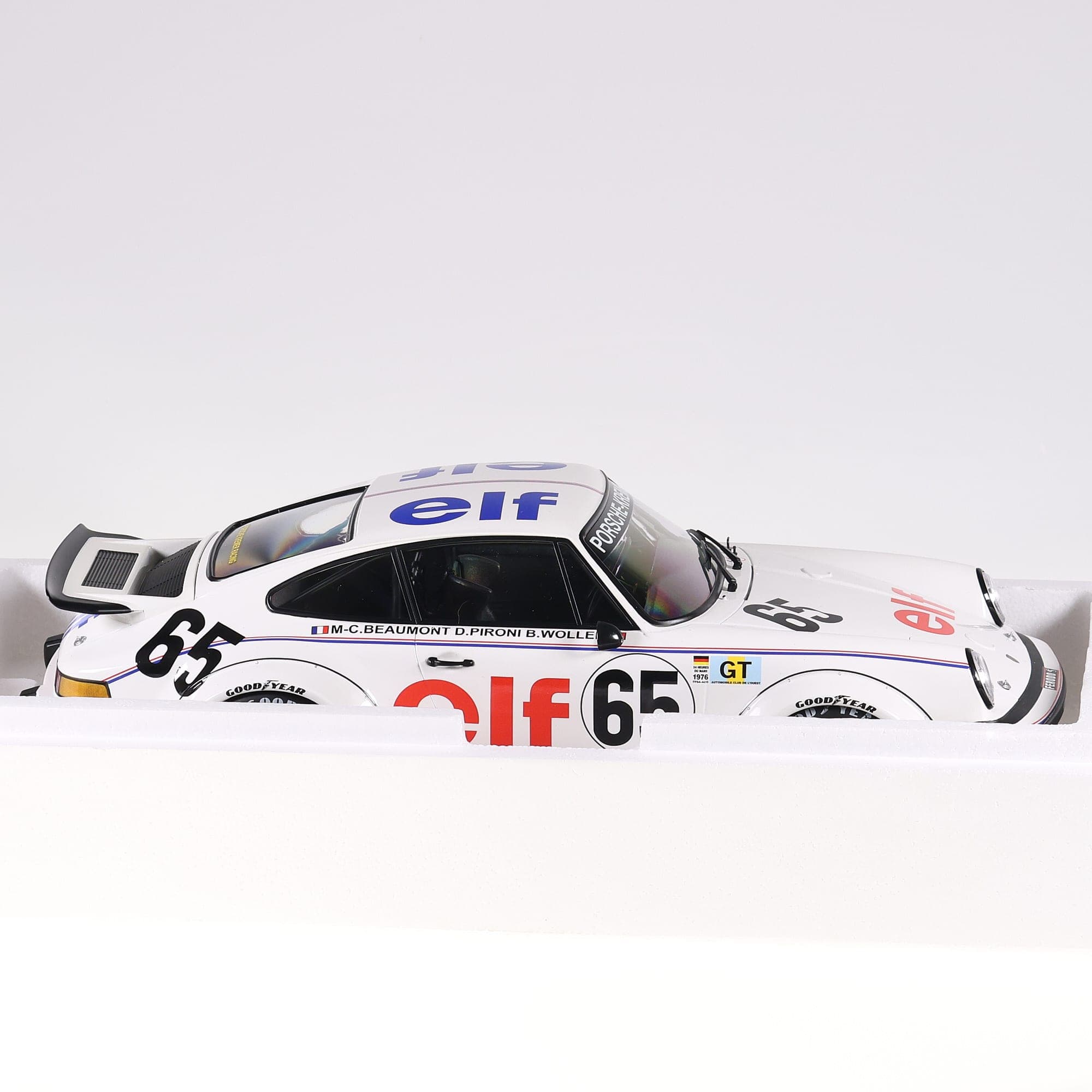 Minichamps 934 Porsche Kremer Racing #65 Le Mans 1976 Blanc avec boîte — miniature 9