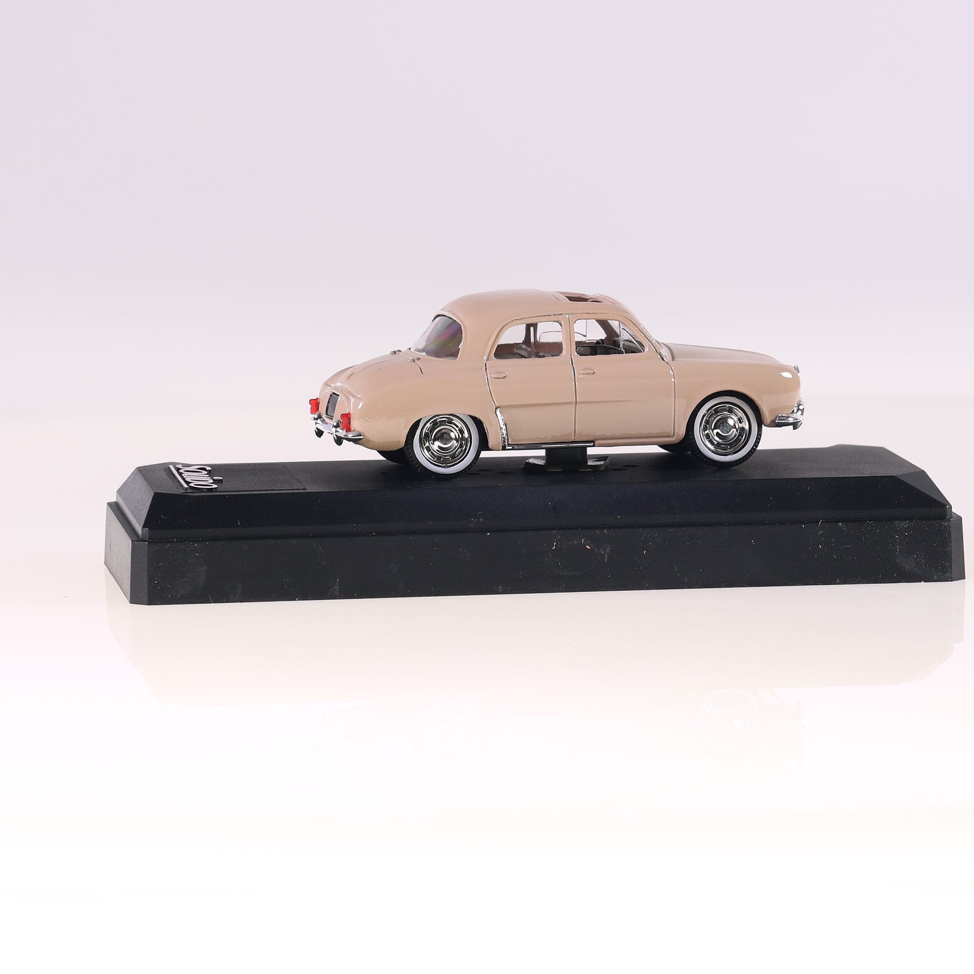 Solido 4542 Renault Dauphine Toit Ouvrant 1/43 Beige avec boîte — miniature 11