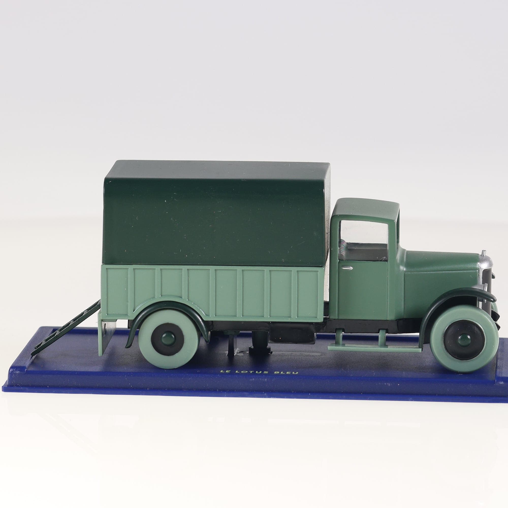 Atlas Le Lotus Bleu Tintin Camion bâché années 30 1/43 Vert avec boîte — miniature 4