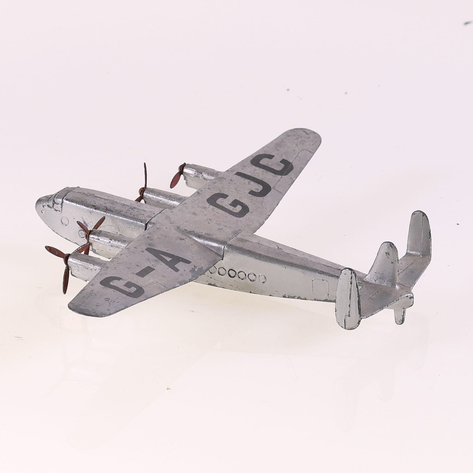 Dinky Toys n° 700 Spitfire MK 2 avion de chasse envergure de 17 cm Argent  — miniature 12