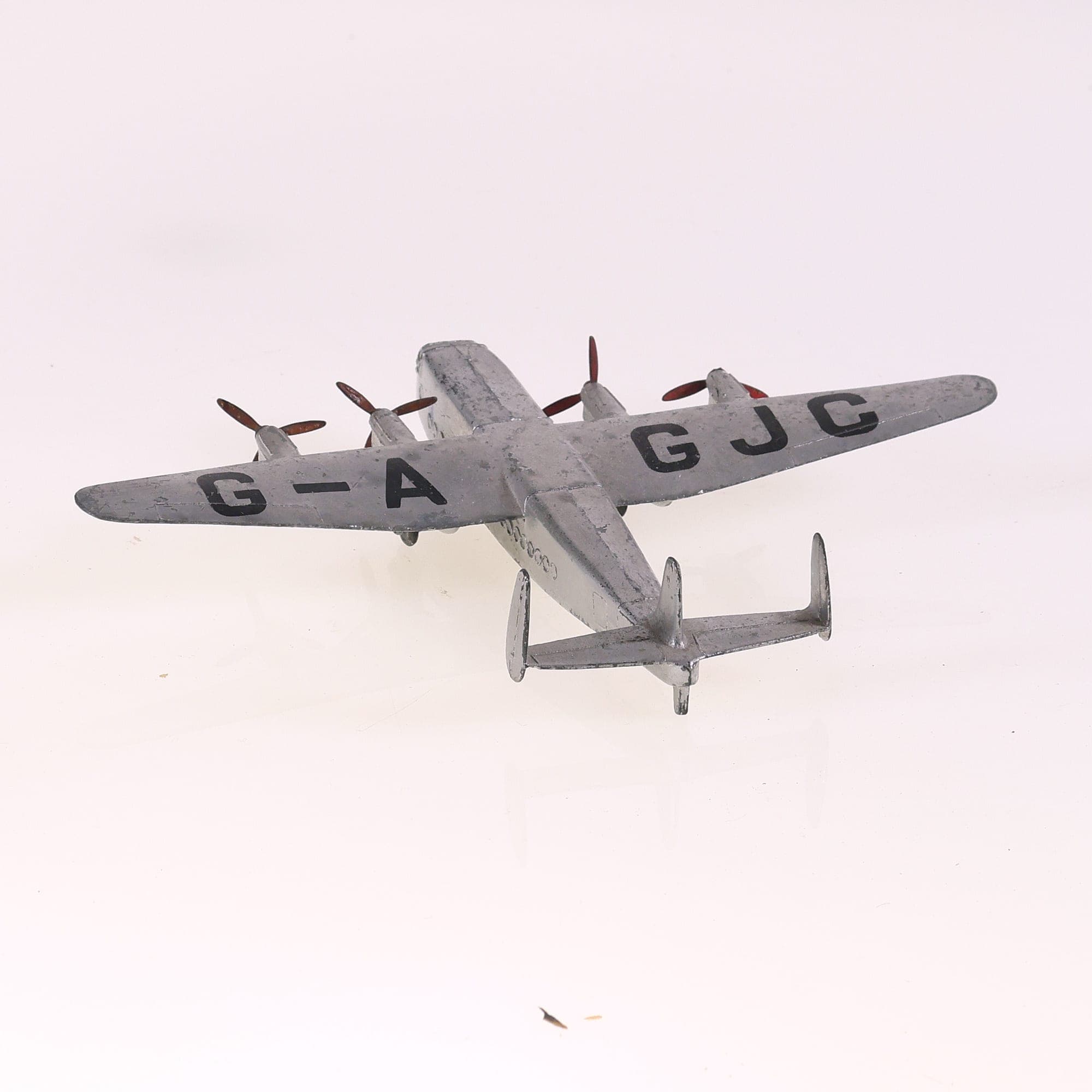 Dinky Toys n° 700 Spitfire MK 2 avion de chasse envergure de 17 cm Argent  — miniature 13