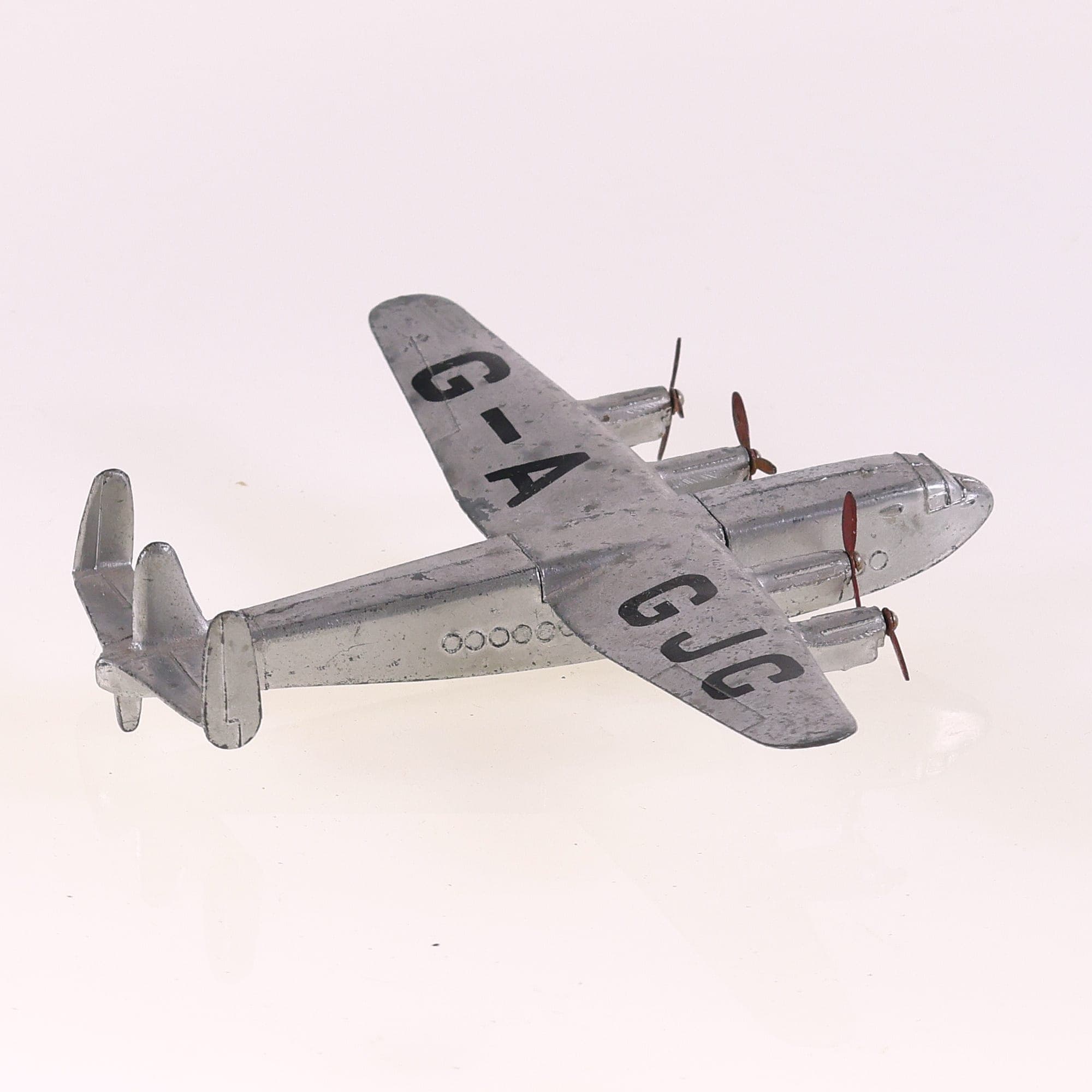 Dinky Toys n° 700 Spitfire MK 2 avion de chasse envergure de 17 cm Argent  — miniature 15