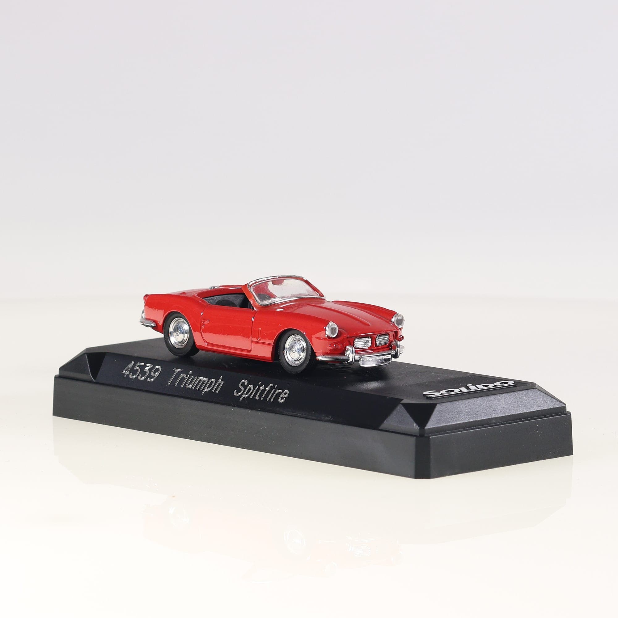 Solido 4539 Triumph Spitfire 1/43 Rouge avec boîte — miniature 12
