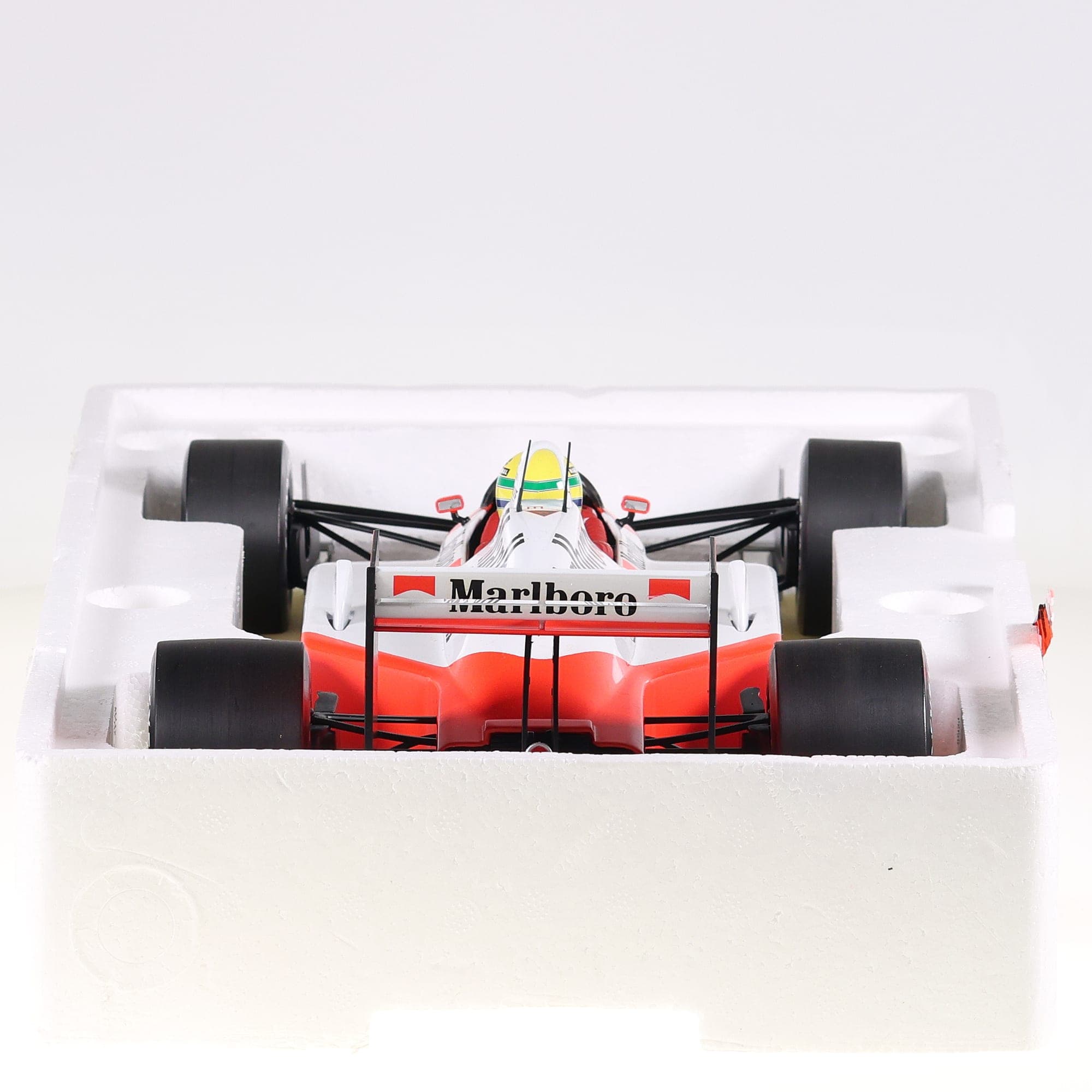 Minichamps 540881212 McLaren Honda MP4/4 World Champion 1988 1/12 Marlboro avec — miniature 9