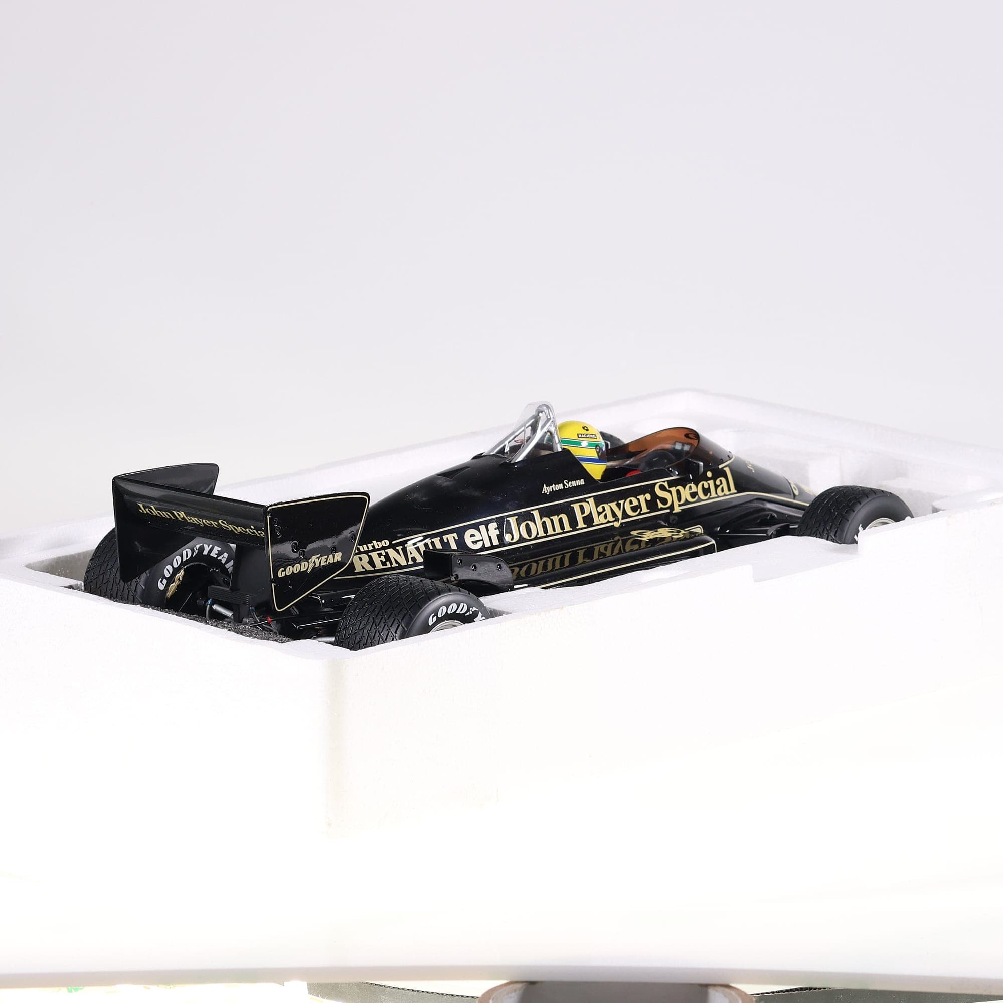 Minichamps 540851292 Lotus Renault 97T GP Belgique 1985 Ayrton Senna John Player — miniature 11