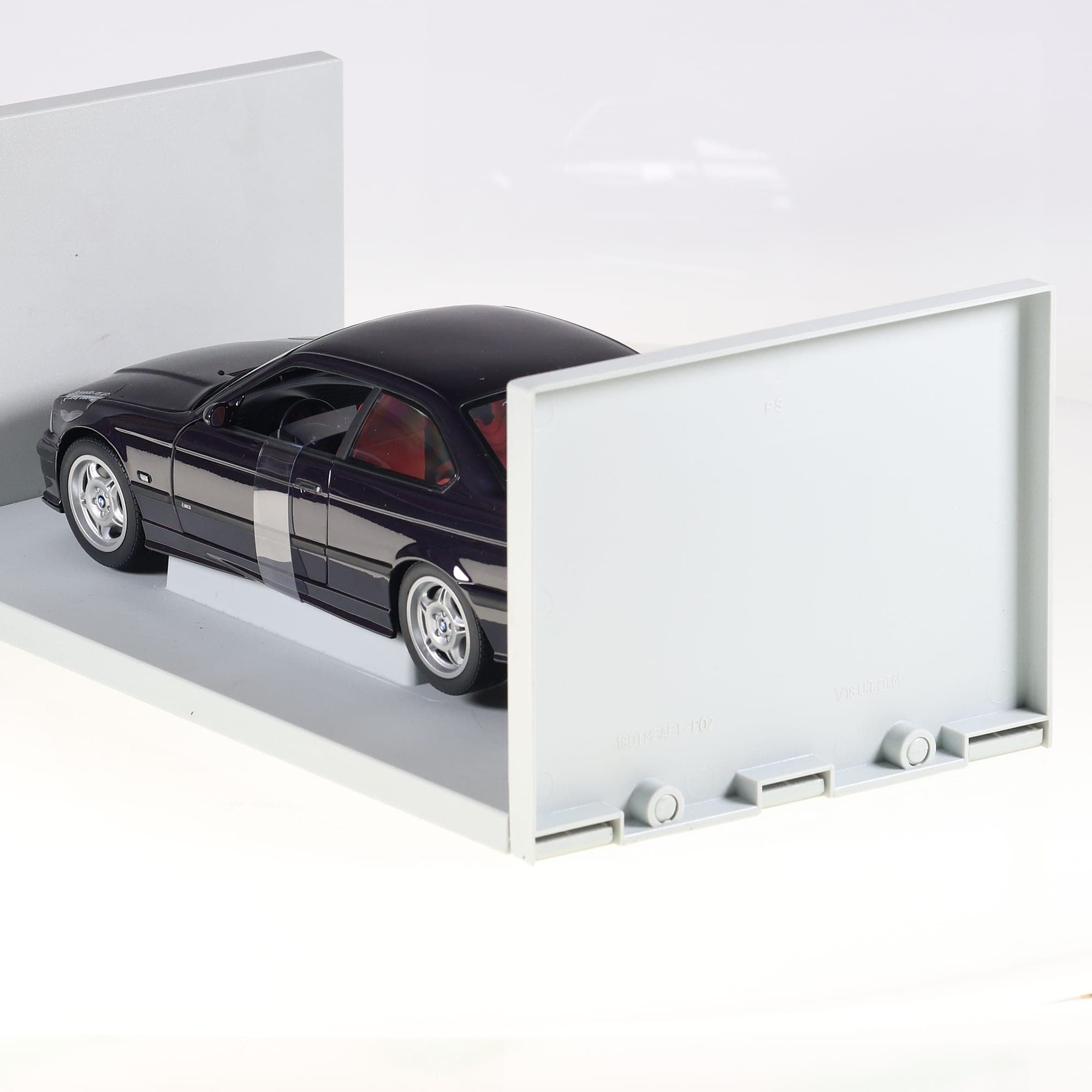 UT Models 20468 BMW M3 E36  1/18 noir avec boîte — miniature 9