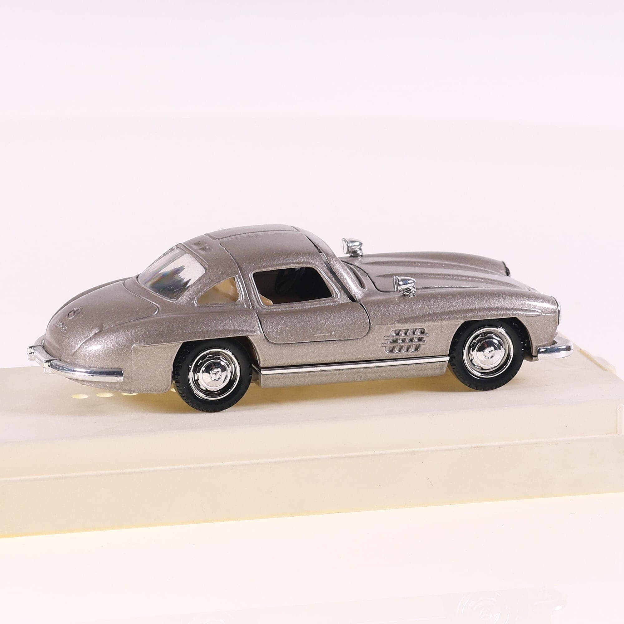 Solido 4502 Mercedes 300 SL 1/43 Gris avec boîte — miniature 6