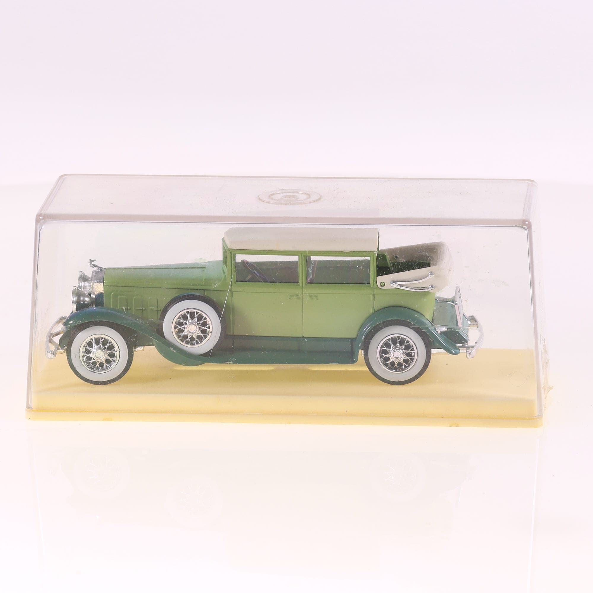 Solido n°85 Cadillac V16 - 1931 - 452.A 1/43 Vert — miniature 9