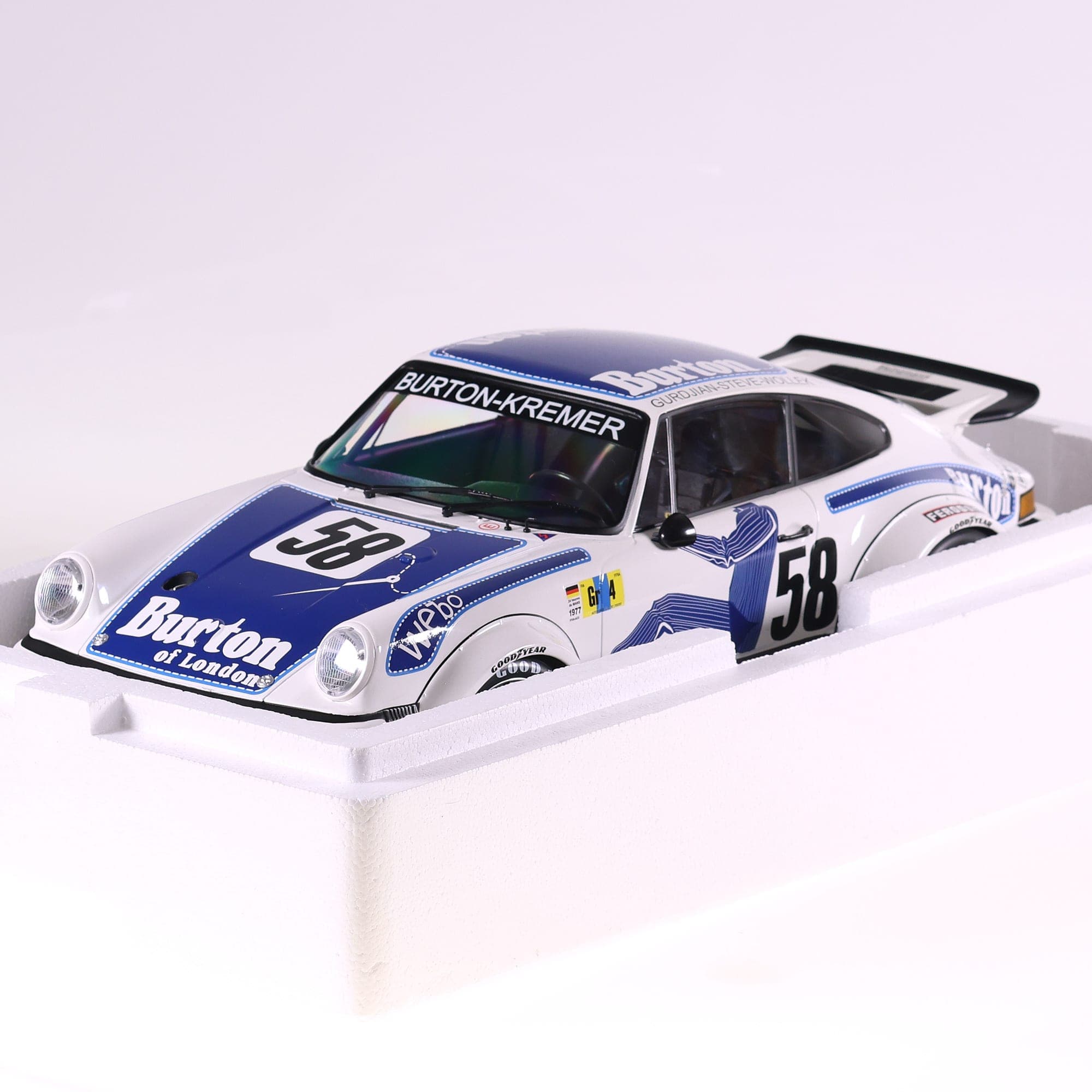 Minichamps 125 776458 Porsche 934 Le Mans 24H 1977 #58 1/12 Blanc/Bleu neuf — miniature 9