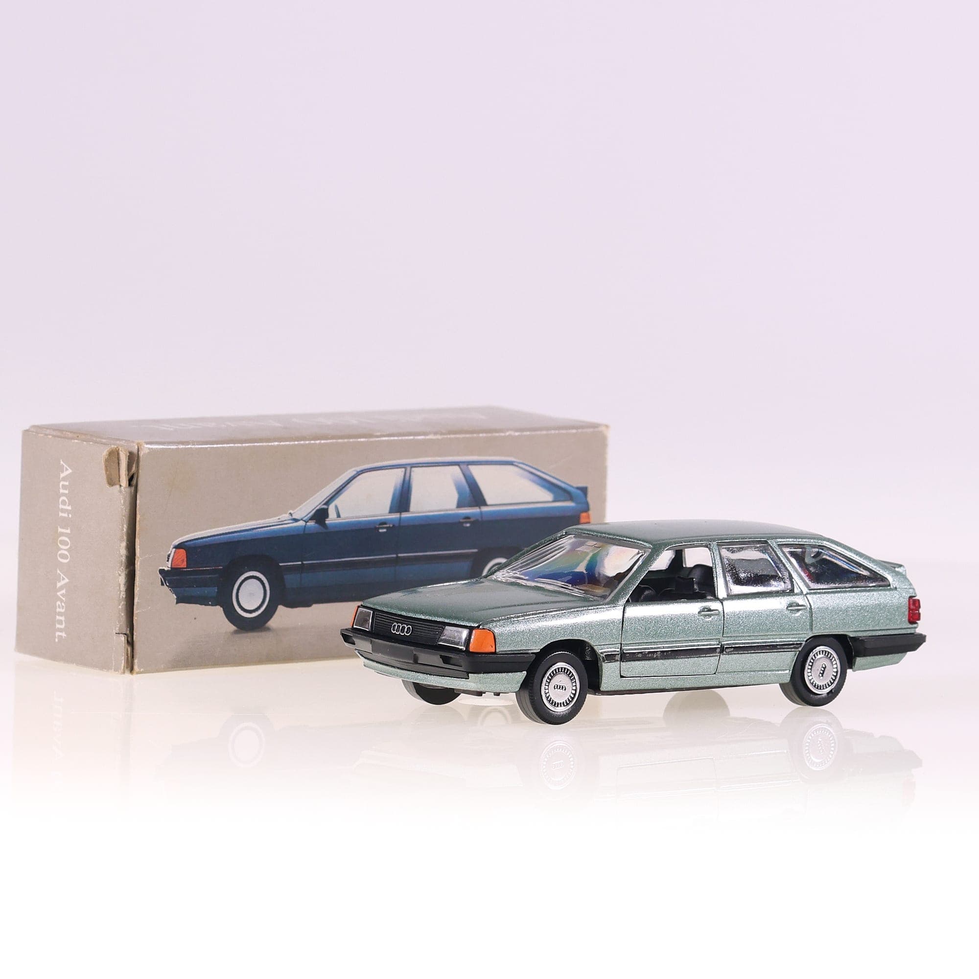 Schabak Modell 1020 Audi 100 Avant 1/43 