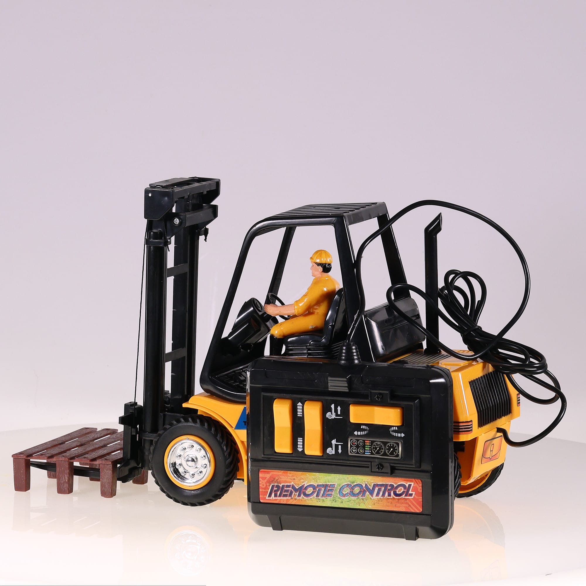 Happy People 34632 forklift Power & Speed - Real Fork Lift 18 cm avec boîte — miniature 3