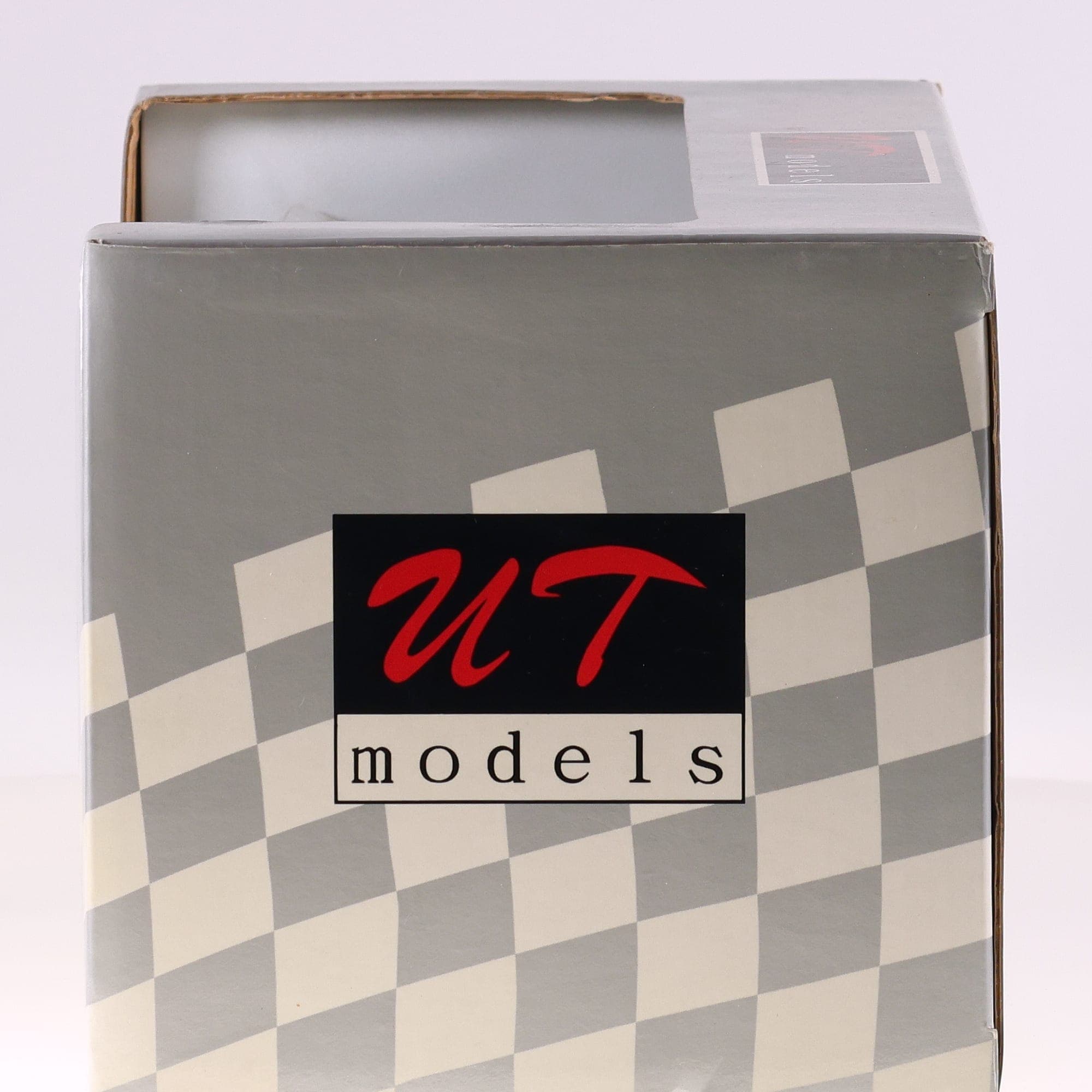 UT models 39817 Porsche 911 GT1 1998 Boutsen Kelleners 1/18 #38 boîte  — miniature 2
