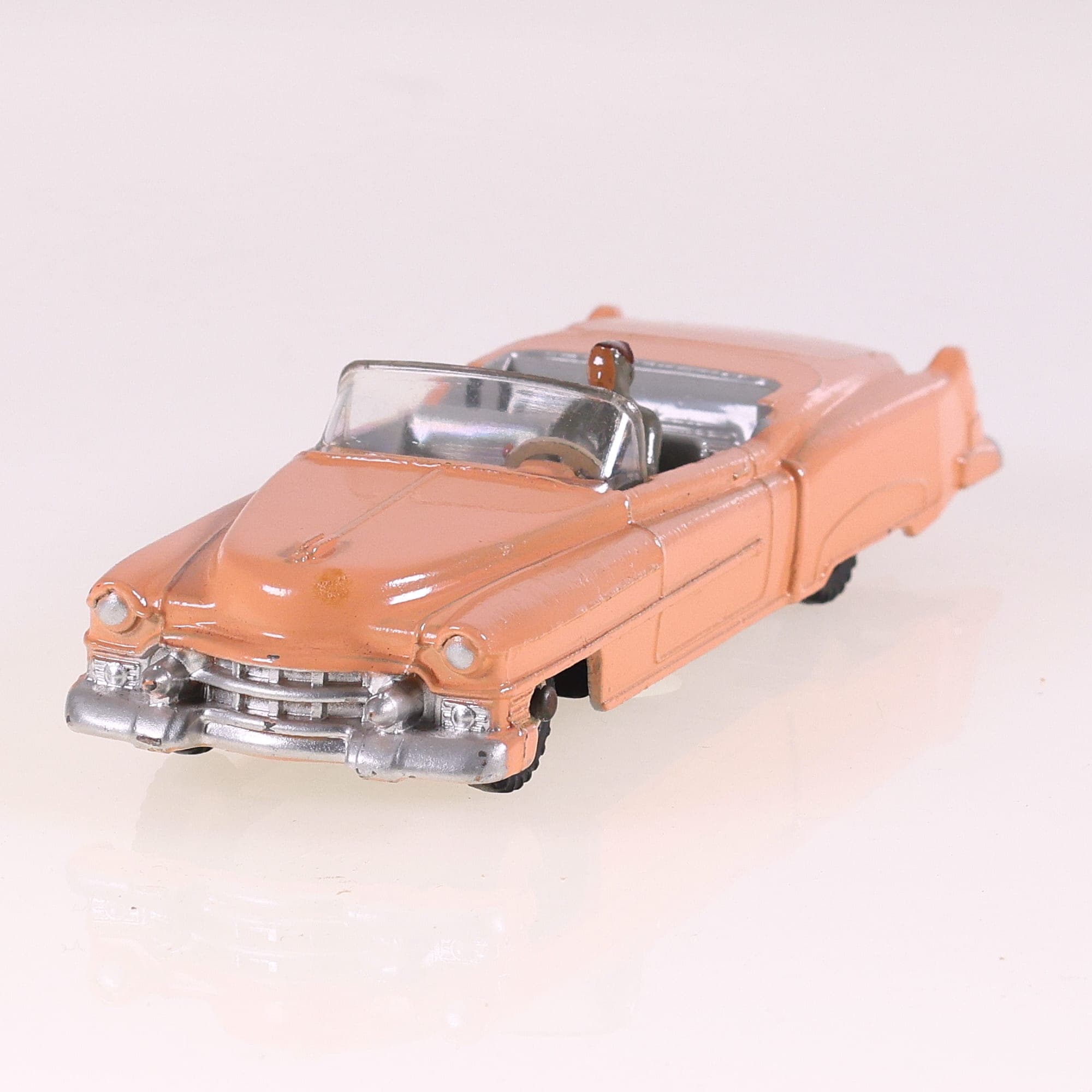 Dinky Toys 131 Cadillac Eldorado 1/43 Rose 
