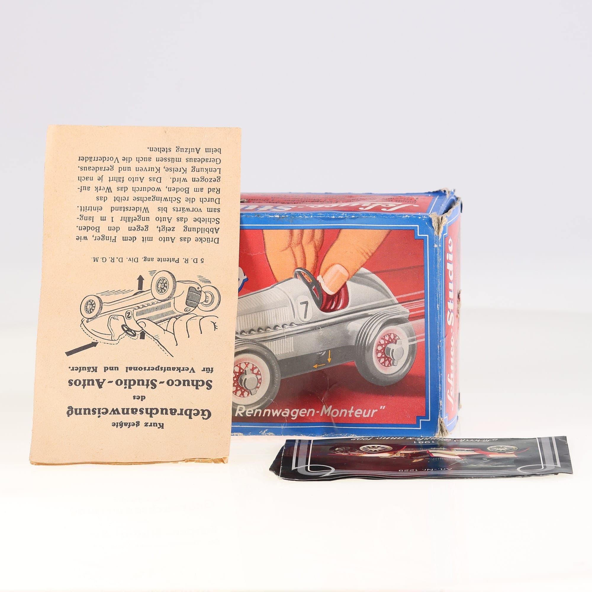 Schuco 1050 Mercedes-Benz Mercedes Grand Prix 1936 01:43 Argent état B — miniature 3