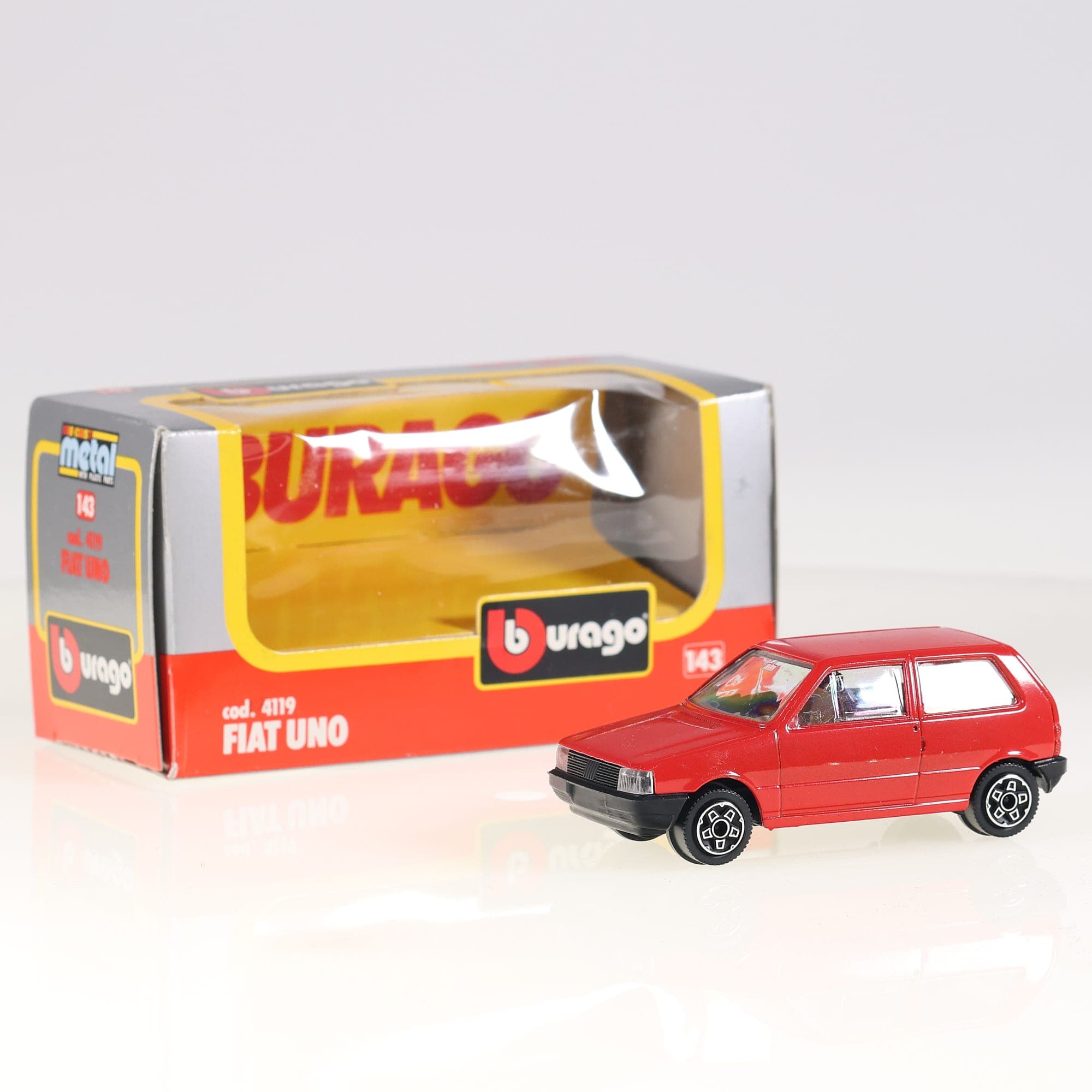 Burago 4119 Fiat Uno 1/43 Rouge avec boîte — photo 1