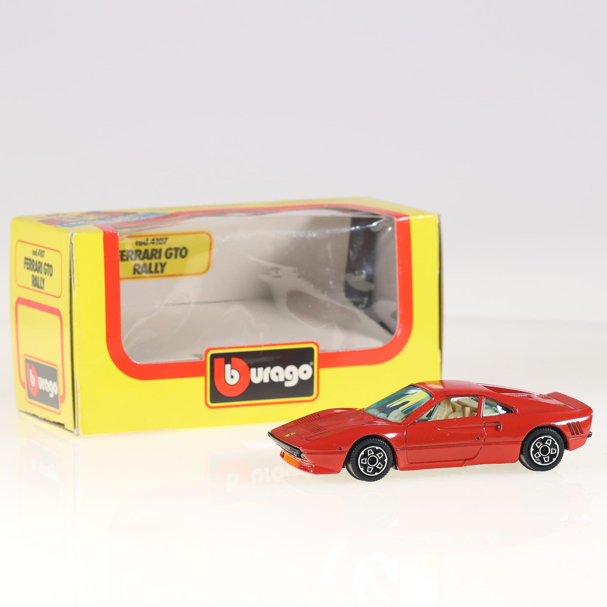 Burago 4107 Ferrari 288 GTO Rally 1/43 Rouge avec boîte