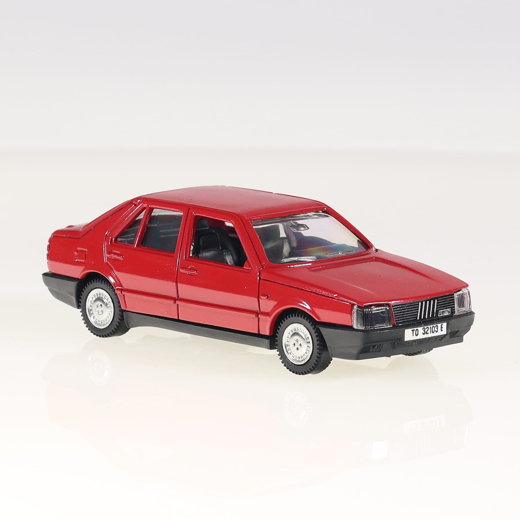 Polistil 50 Fiat Fiat Croma 1/43 Rouge avec boîte — miniature 11