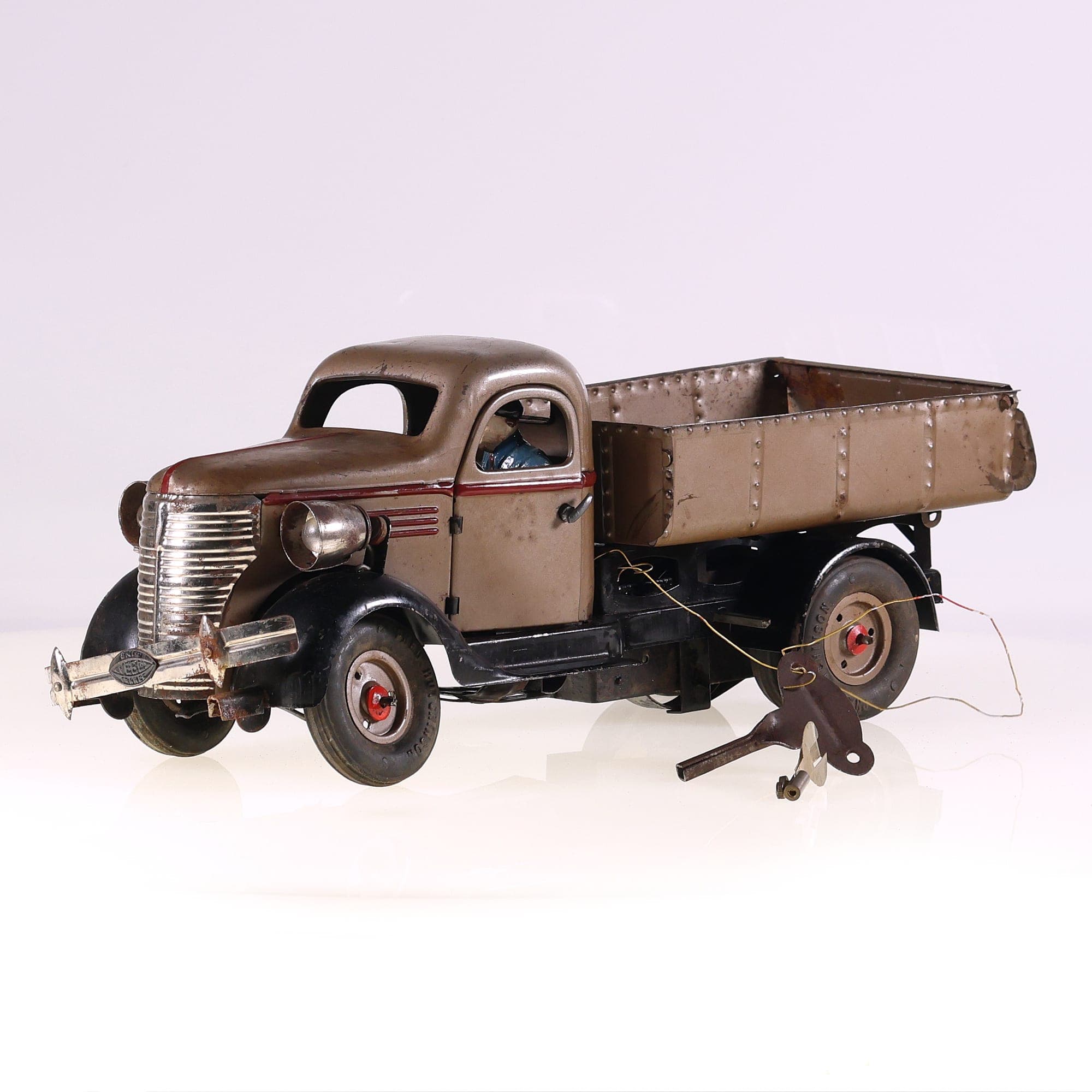 Vébé Victor Bonnet camion Plateau Benne Basculante 33 cm pour restauration — miniature 13