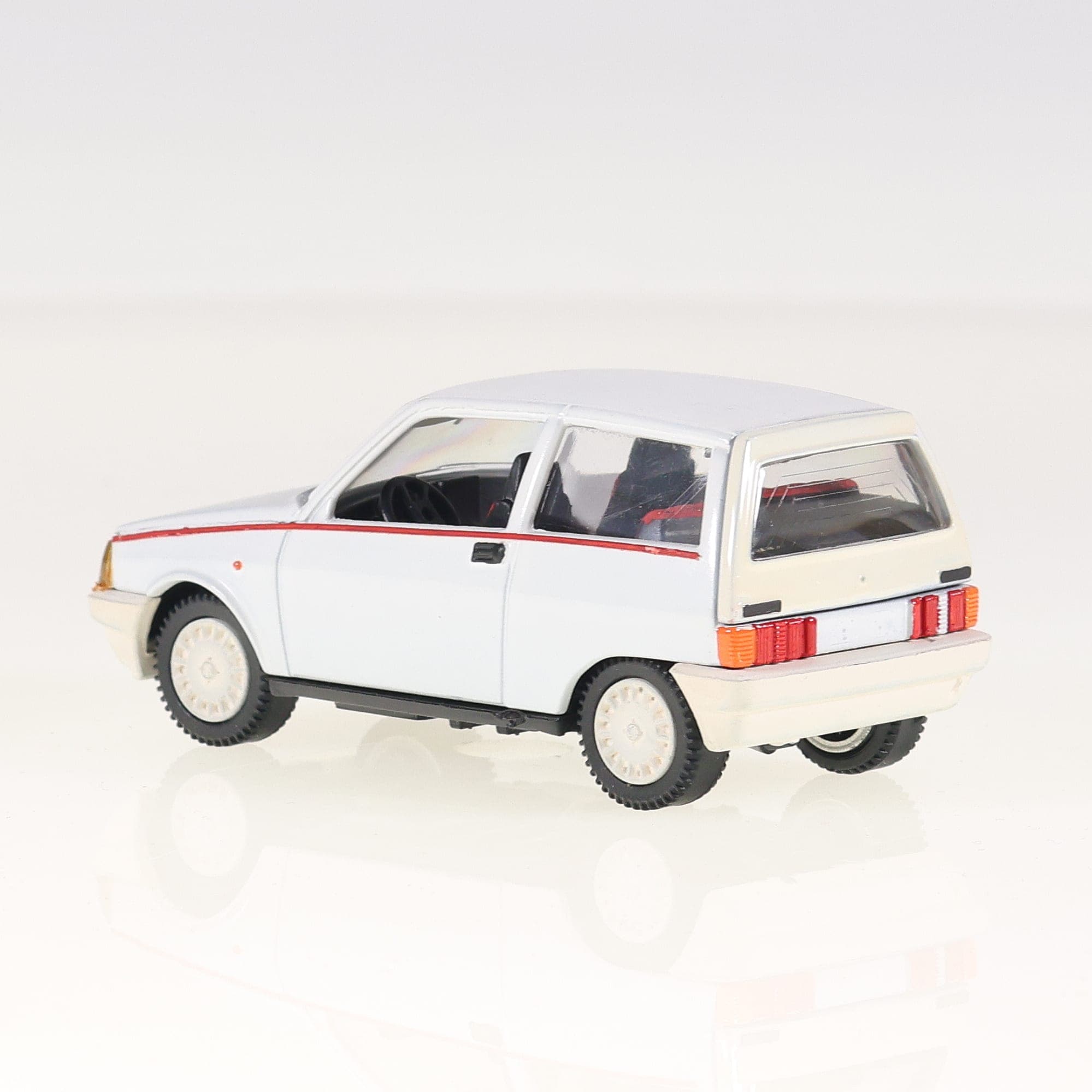 Polistil Y10 Autobianchi Y10 1/43 Blanc avec boîte — miniature 7