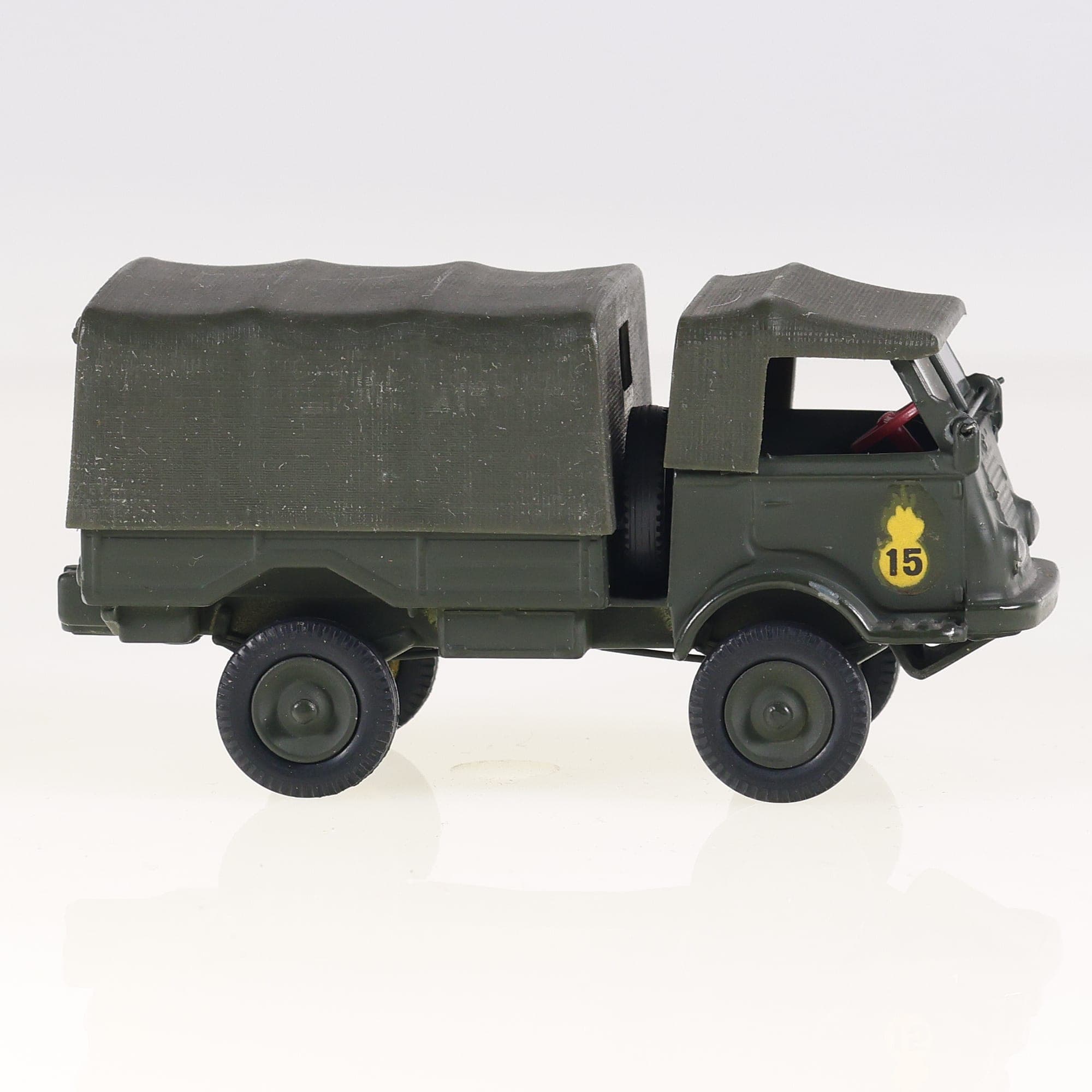 Solido 203 Renault Renault 4x4 Tous Terrains (Version Militaire) 1/50 Vert foncé — miniature 10