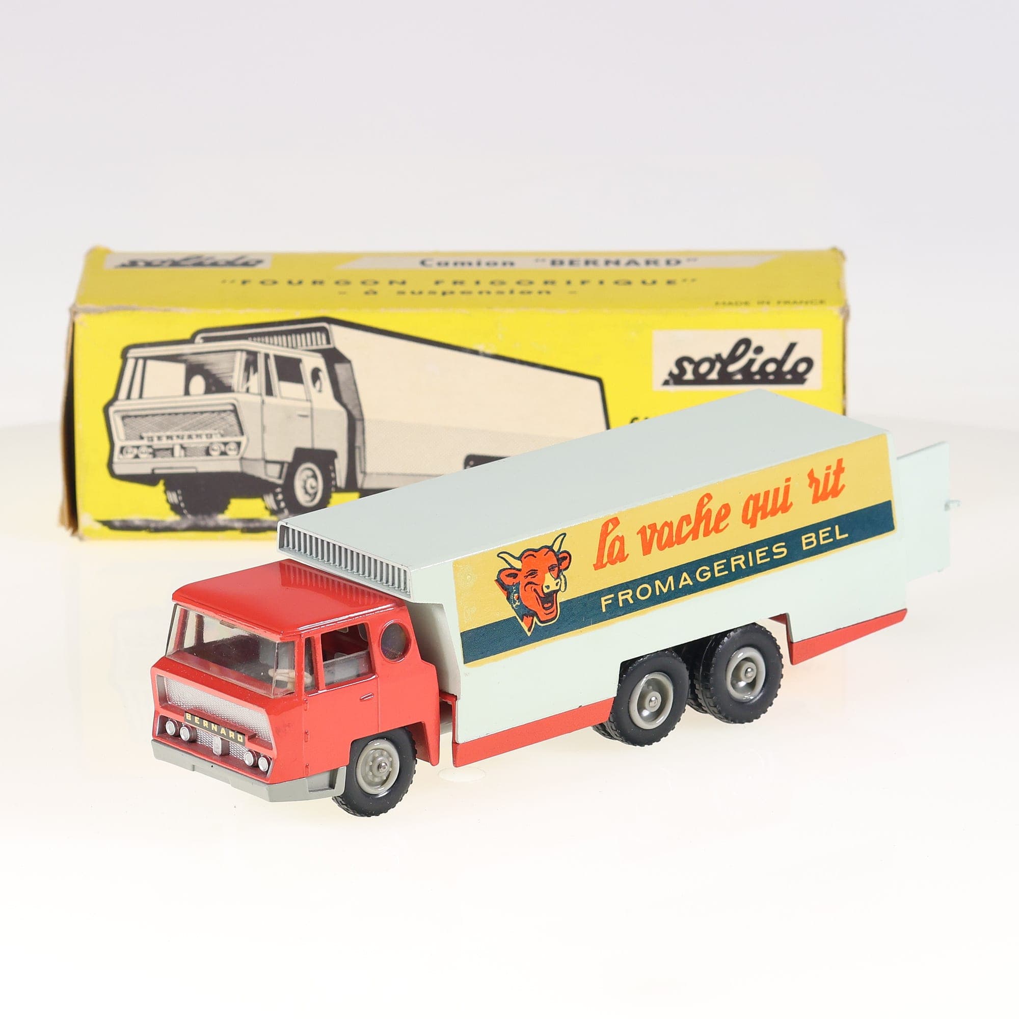 Solido 304 Bernard Fourgon Frigorifique 'La vache qui rit' - Fromageries Bel 1/4