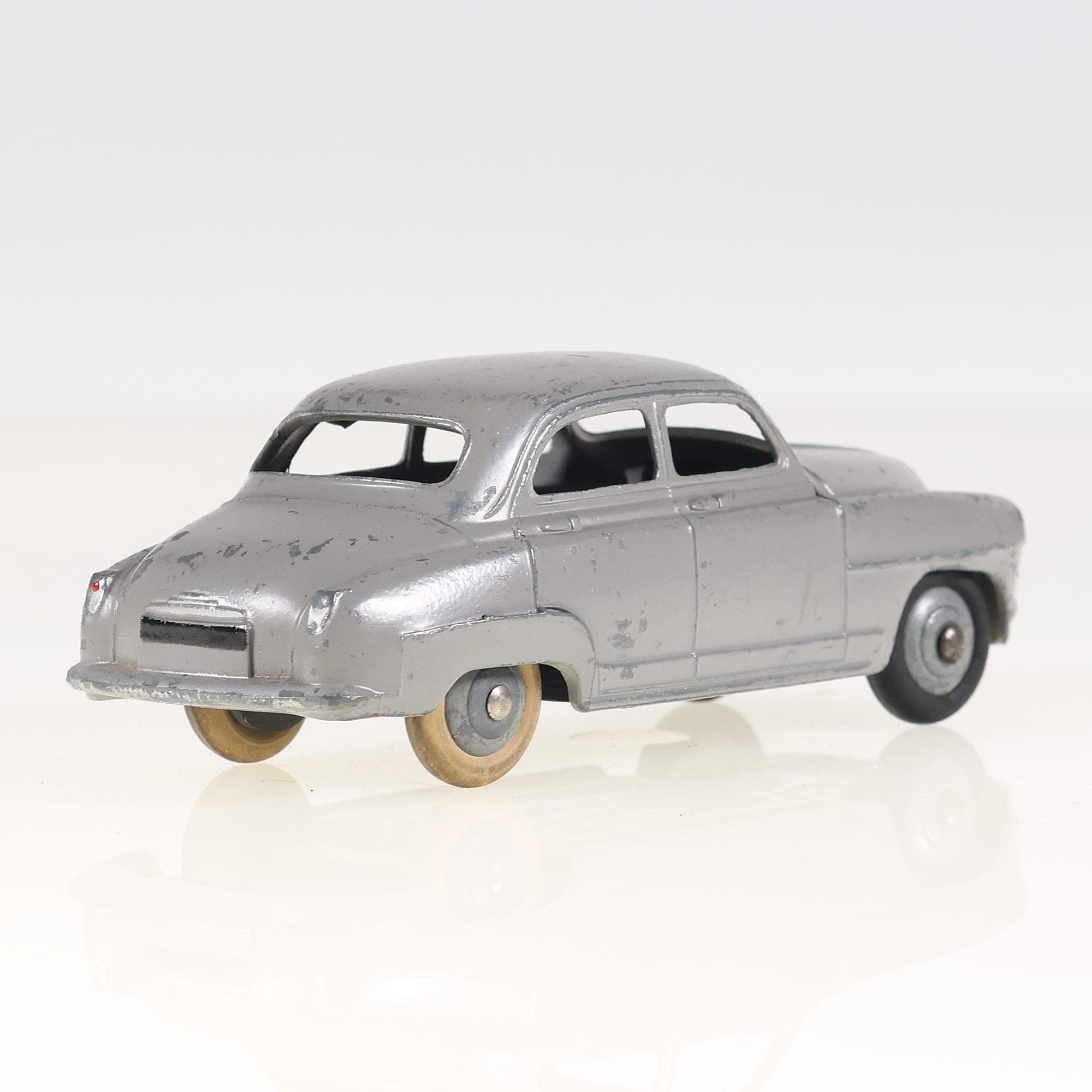 Dinky Toys 24U Simca Aronde 1/43 Gris Grade C sans boîte — miniature 4