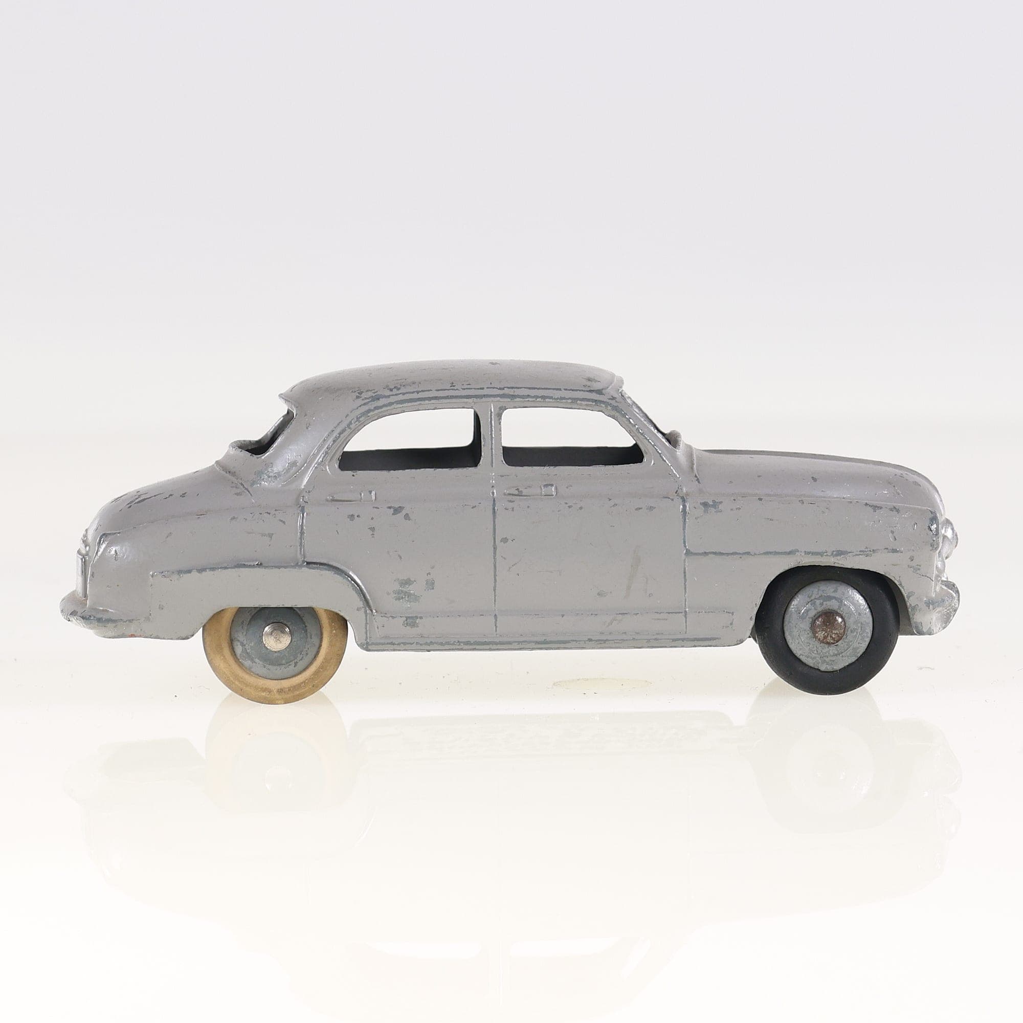 Dinky Toys 24U Simca Aronde 1/43 Gris Grade C sans boîte — miniature 5