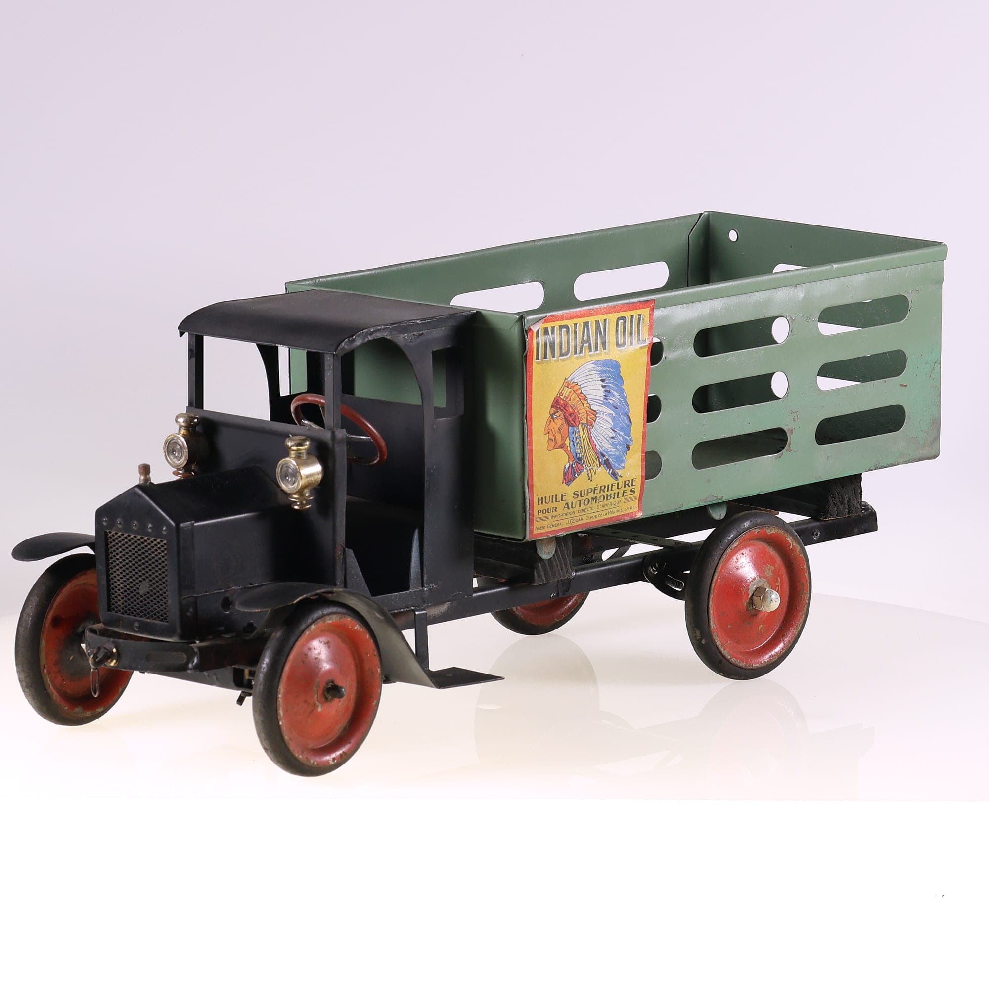 Camion artisanal ridelles Indian Oil 41 cm en métal avec direction par volant — photo 1