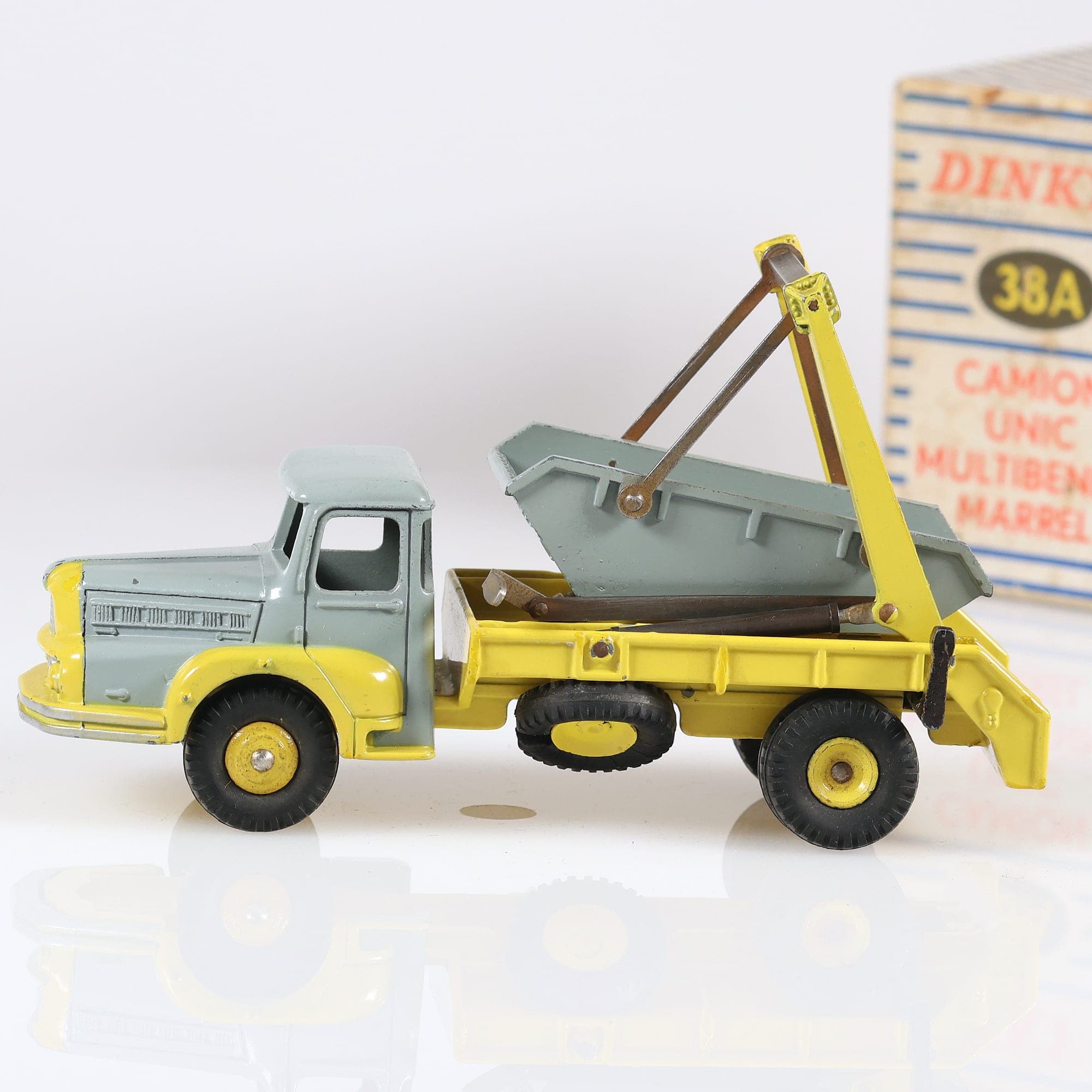 Dinky Toys 38A Unic Camion Multibenne Marrel 1/43 Jaune Grade B avec boîte — miniature 7