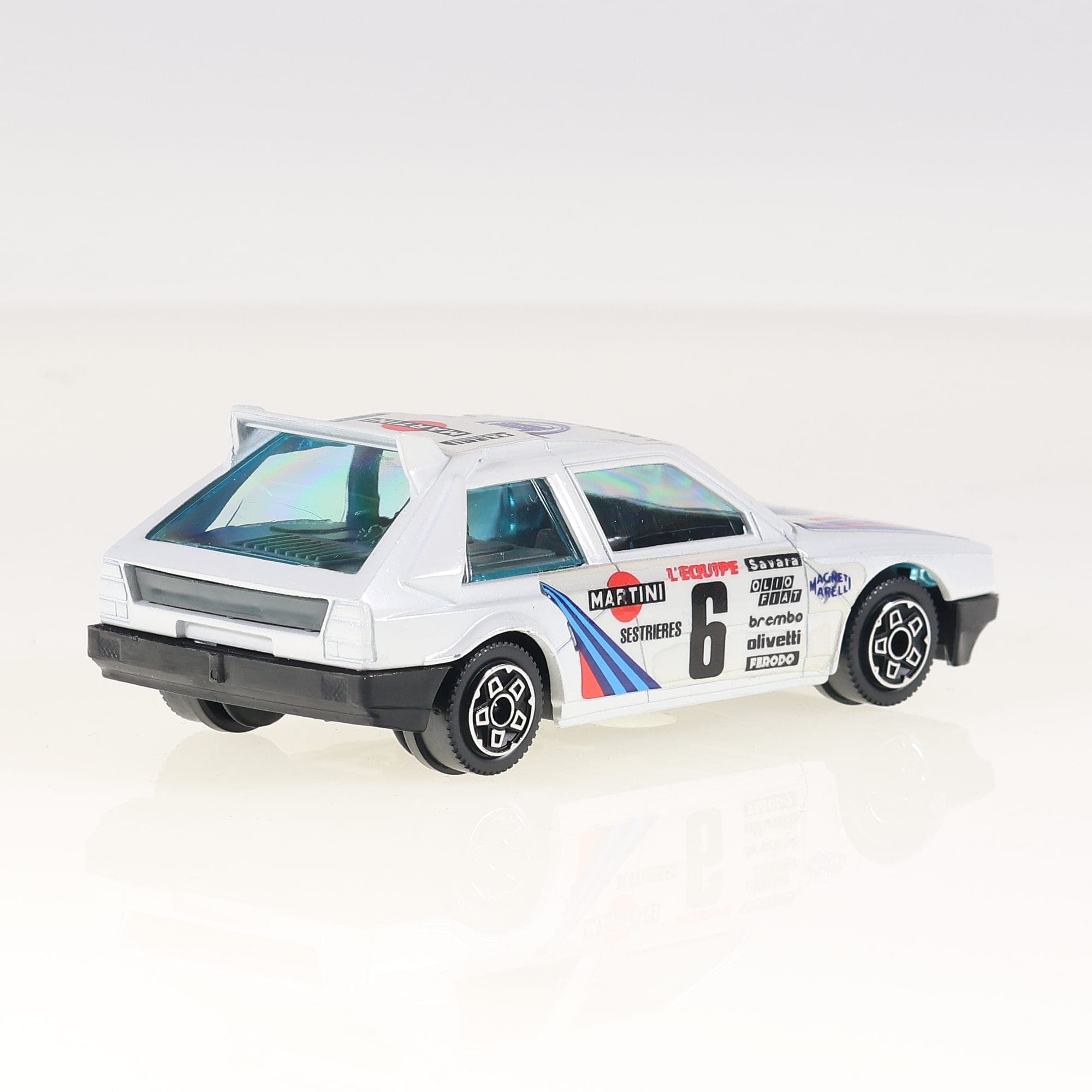Bburago 4135 Lancia Delta S4 Martini Rallye #6 1/43 Blanc / déco Martini Racing — miniature 9