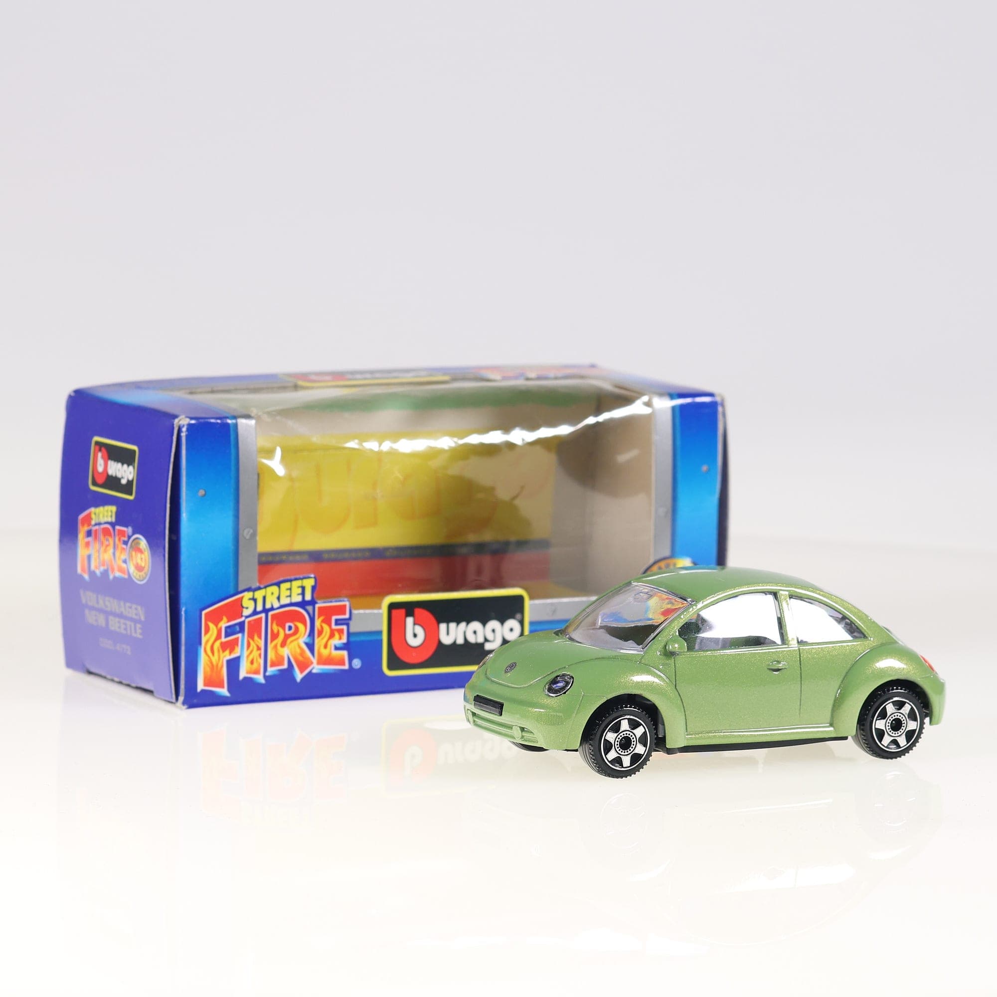 Burago 4172 Volkswagen New Beetle 1/43 Vert métallisé avec boîte