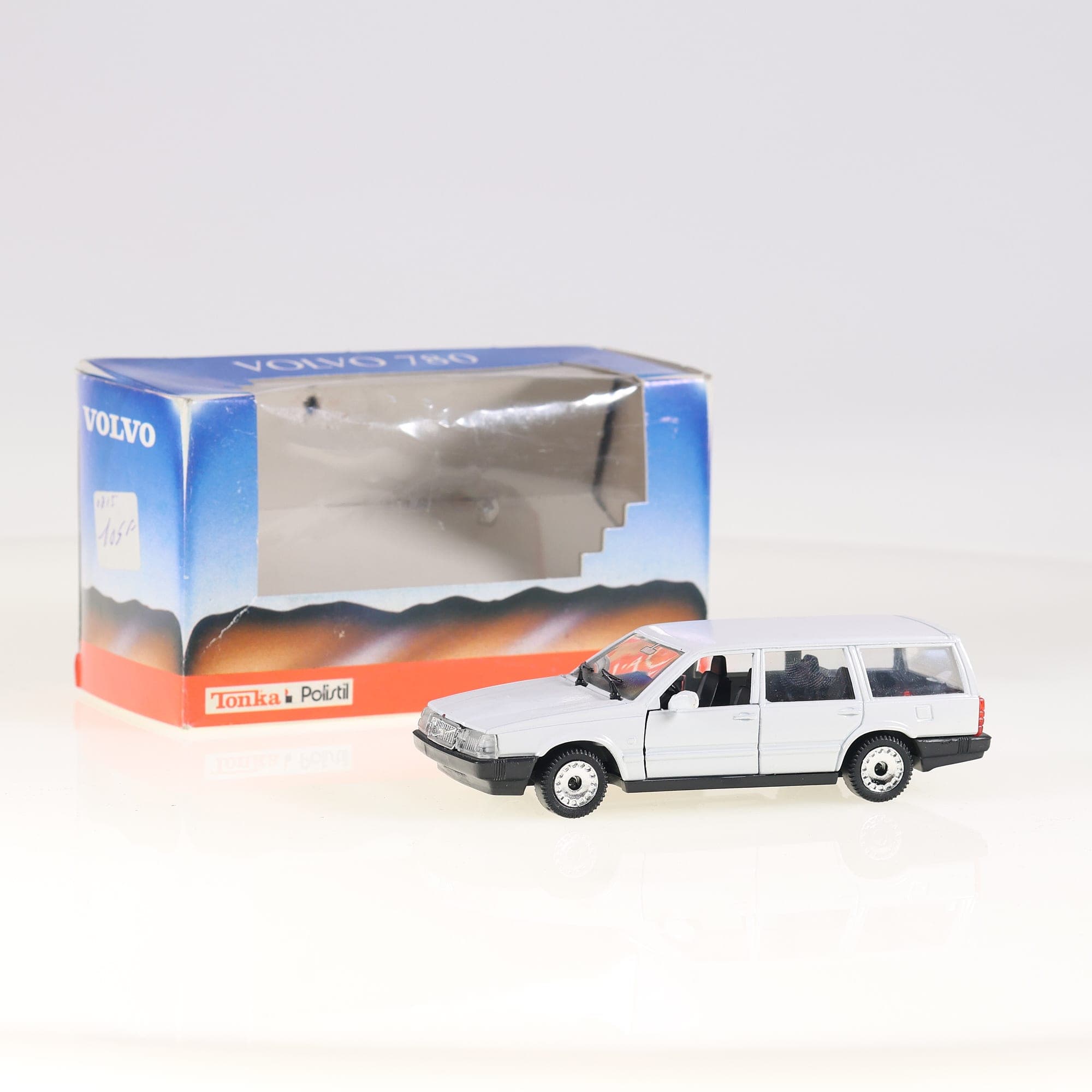 Tonka Polistil Volvo 780 Break 01:40 Blanc avec boîte — photo 1