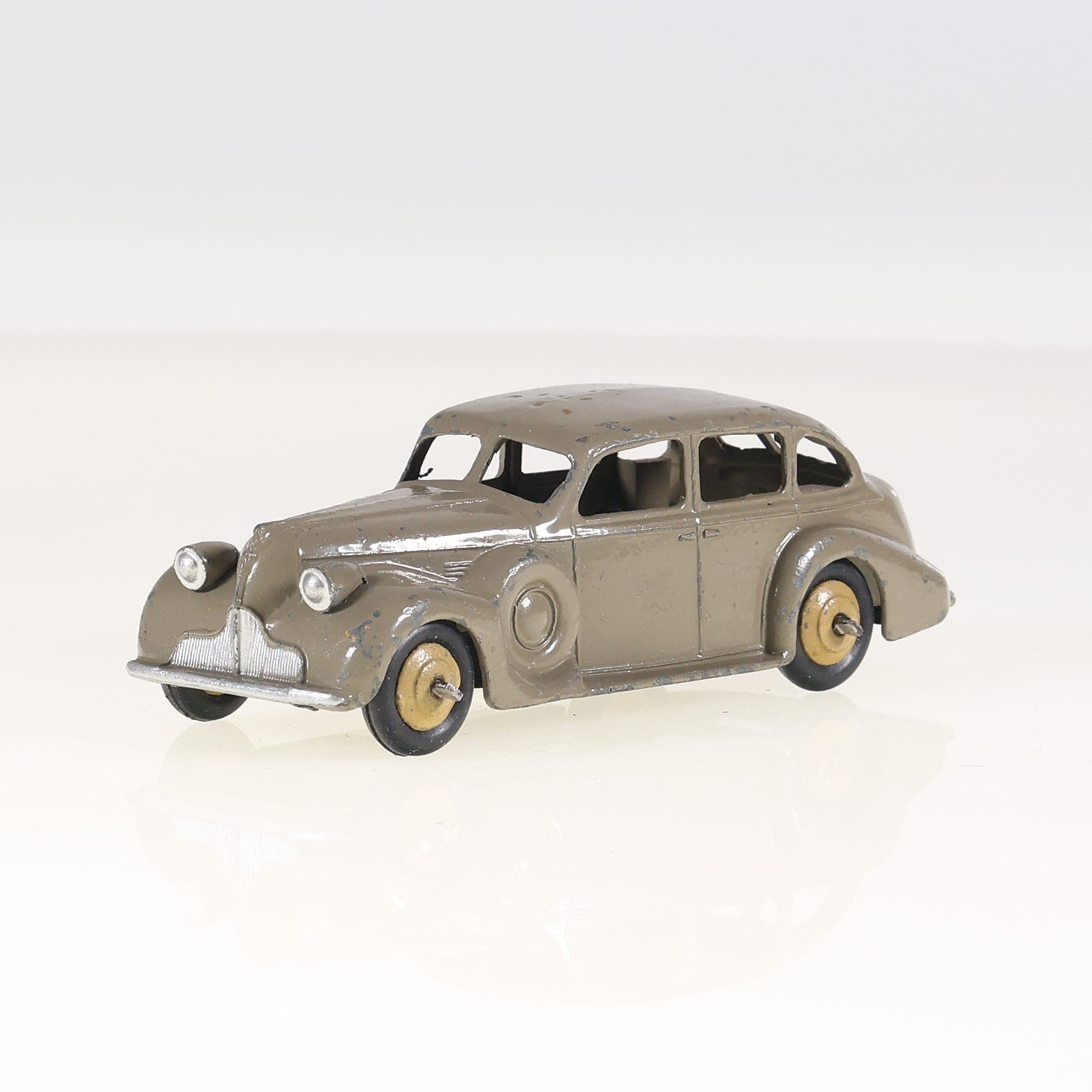 Dinky Toys GB n°39D Buick Buick Viceroy 1/43 Beige état C version rare